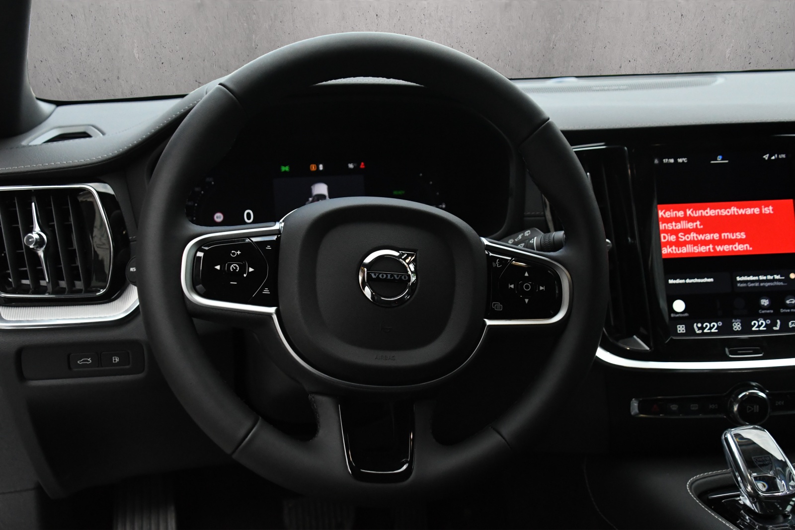 VOLVO V60 T8 eAWD Plug in Hybrid Ultra Dark Geartronic-image-9