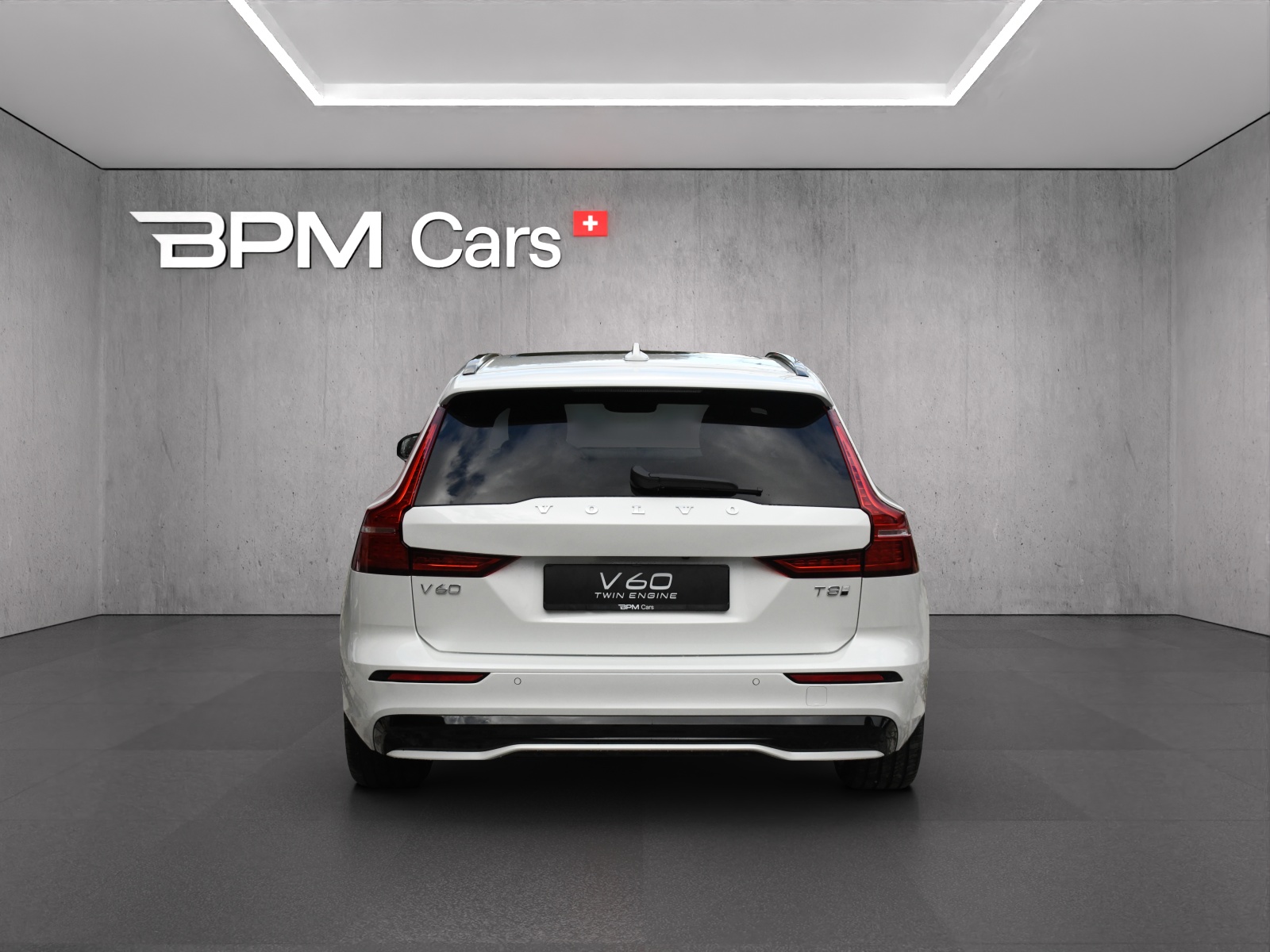 VOLVO V60 T8 eAWD Plug in Hybrid Ultra Dark Geartronic-image-2