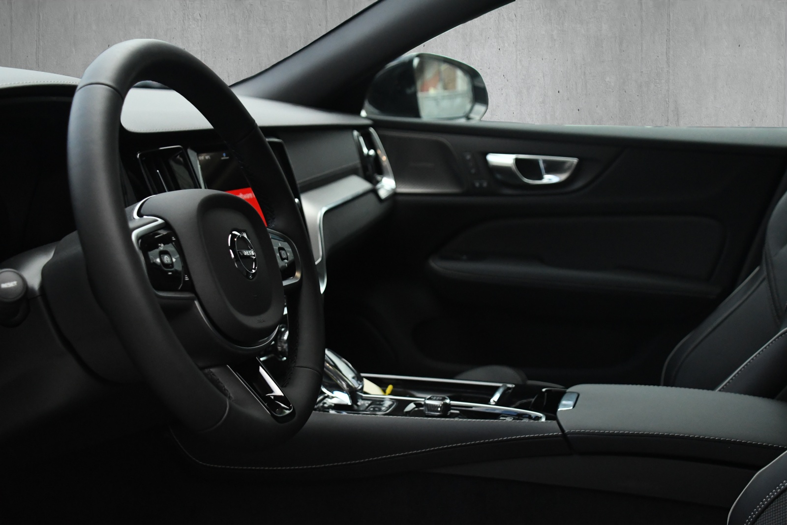 VOLVO V60 T8 eAWD Plug in Hybrid Ultra Dark Geartronic-image-7