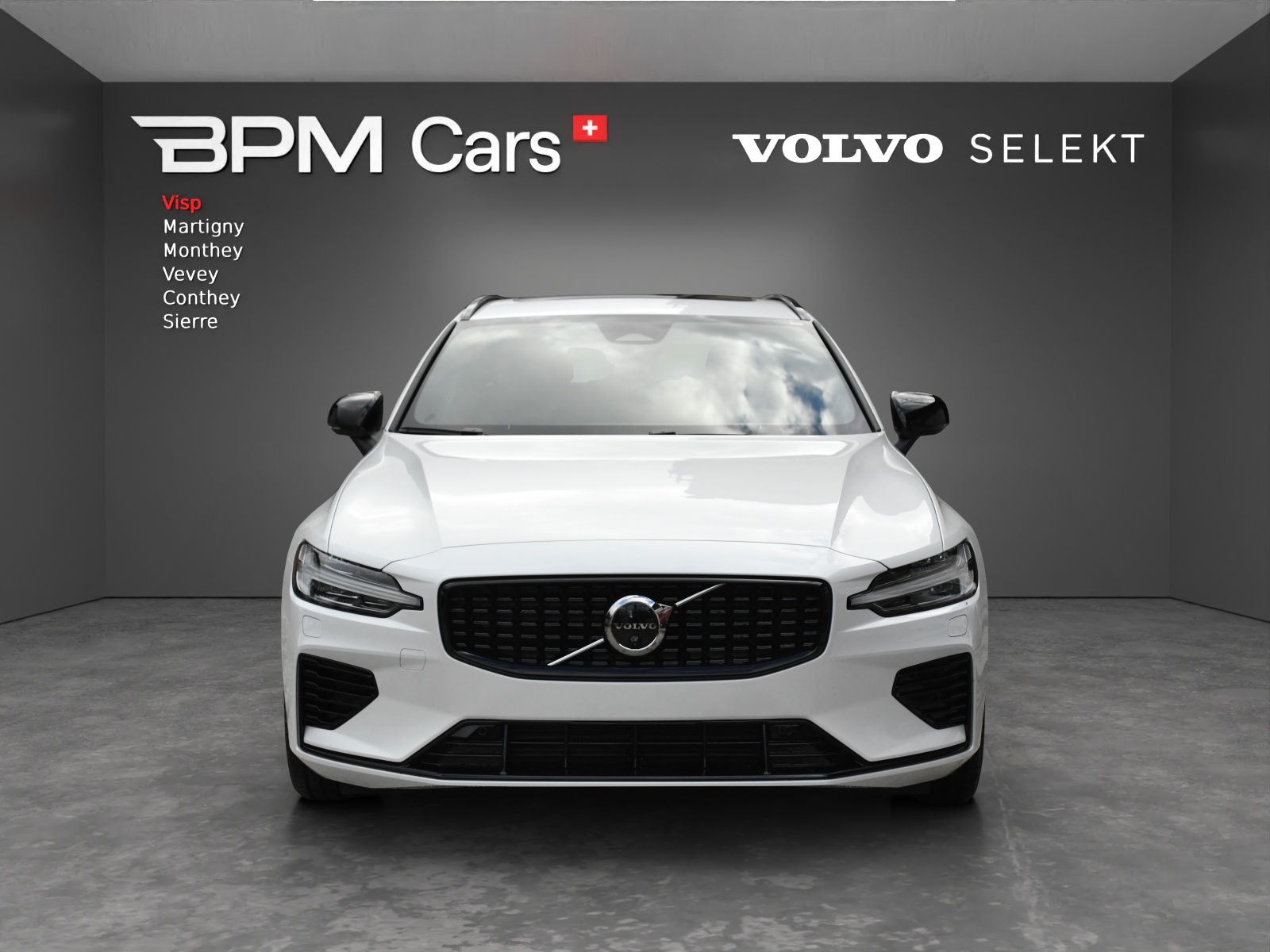VOLVO V60 T8 eAWD Plug in Hybrid Ultra Dark Geartronic-image-1