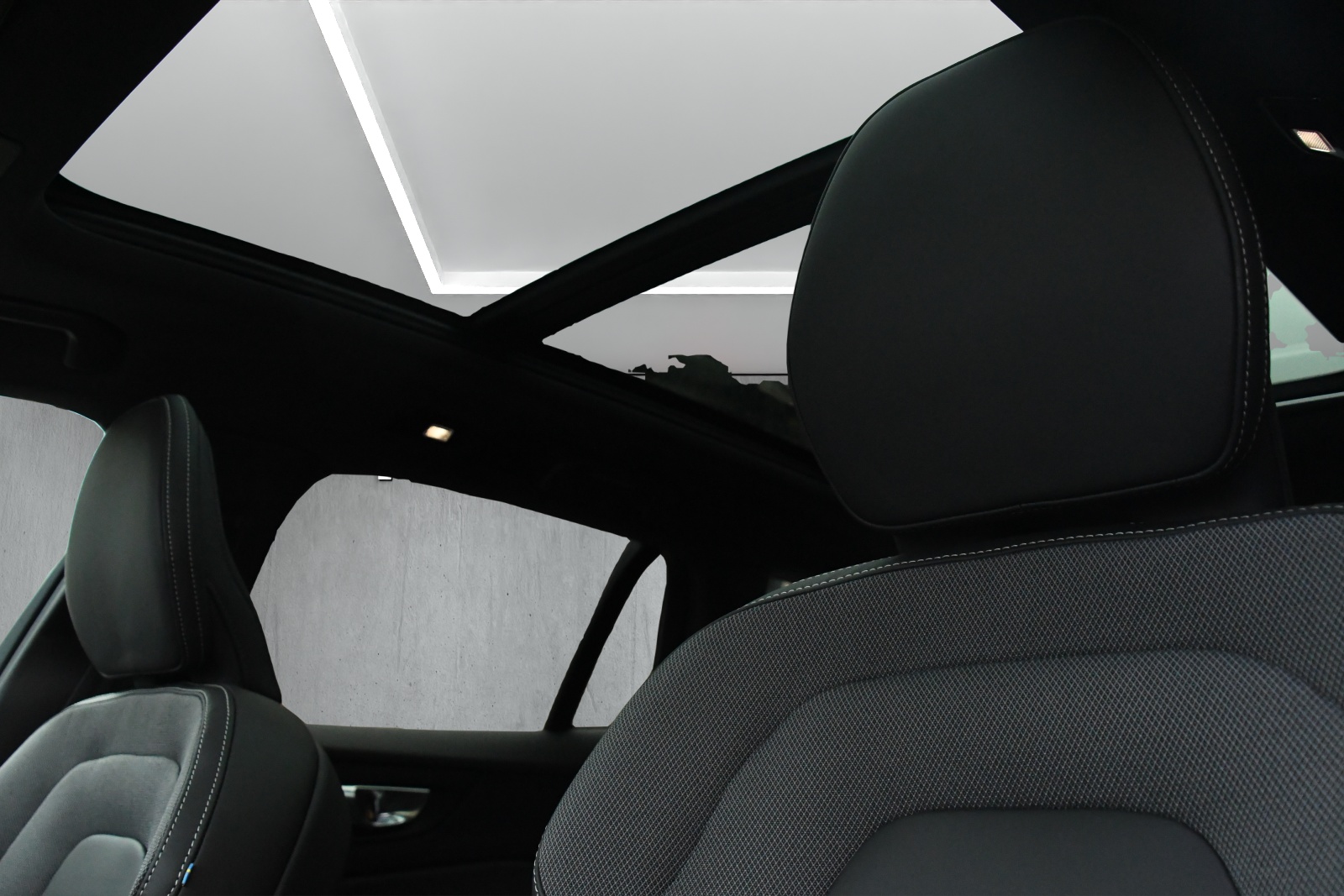 VOLVO V60 T8 eAWD Plug in Hybrid Ultra Dark Geartronic-image-13