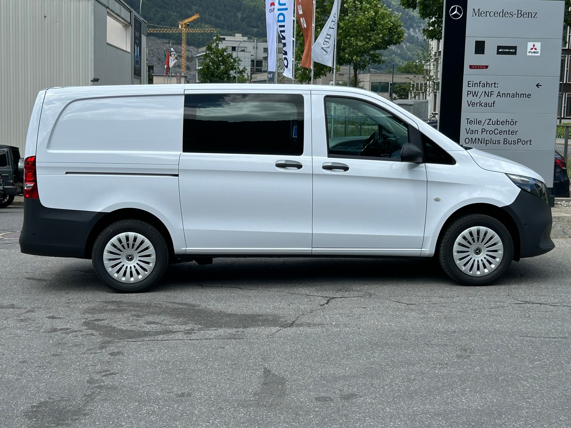 MERCEDES-BENZ Vito 114 CDI KA Lang Worker 4Matic-image-9