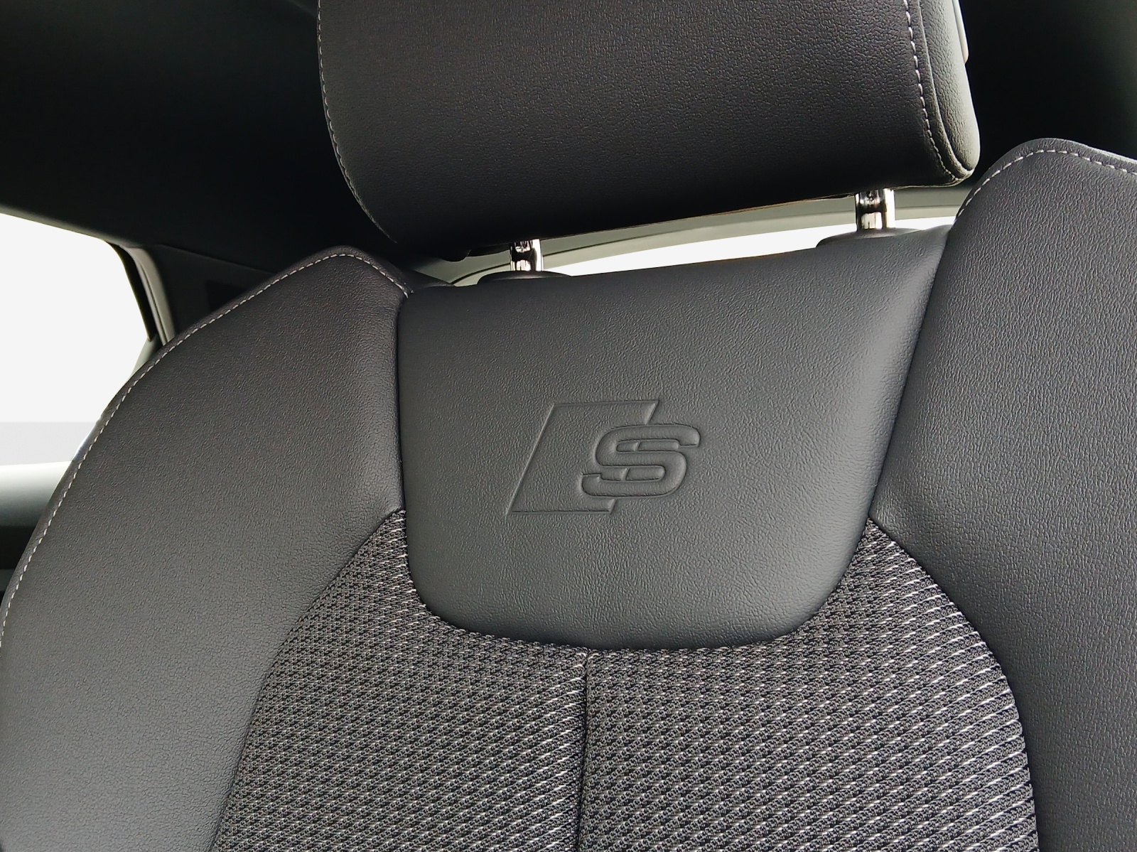 AUDI A1 Sportback 30 TFSI Attraction S-tronic-image-14