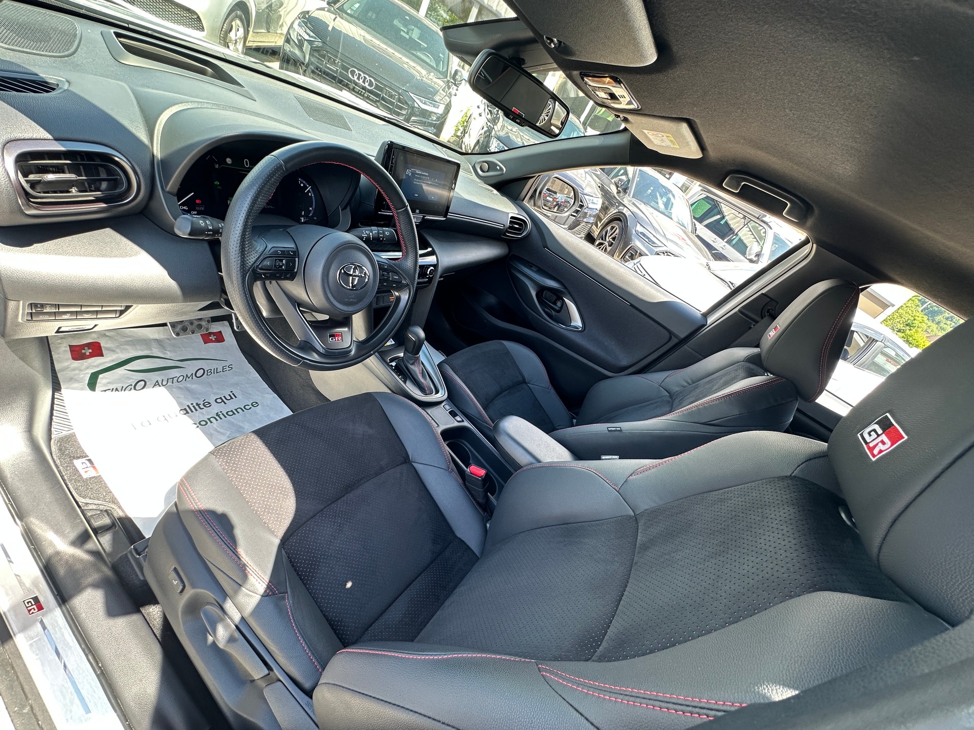 TOYOTA Yaris Cross 1.5 GR Sport e-CVT-image-15