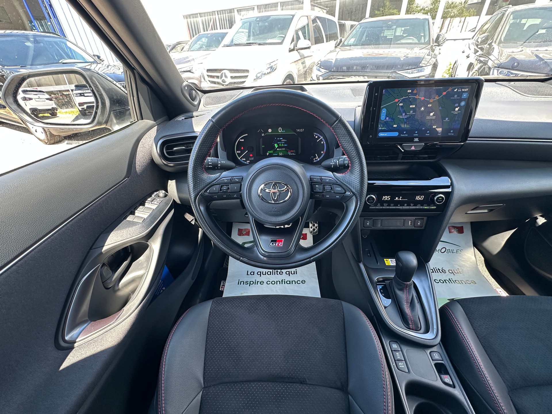 TOYOTA Yaris Cross 1.5 GR Sport e-CVT-image-21