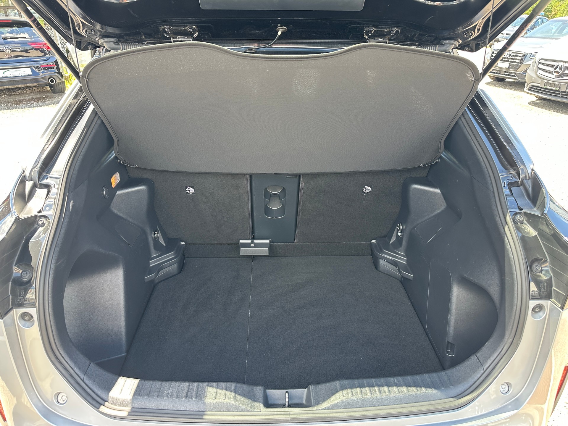 TOYOTA Yaris Cross 1.5 GR Sport e-CVT-image-12