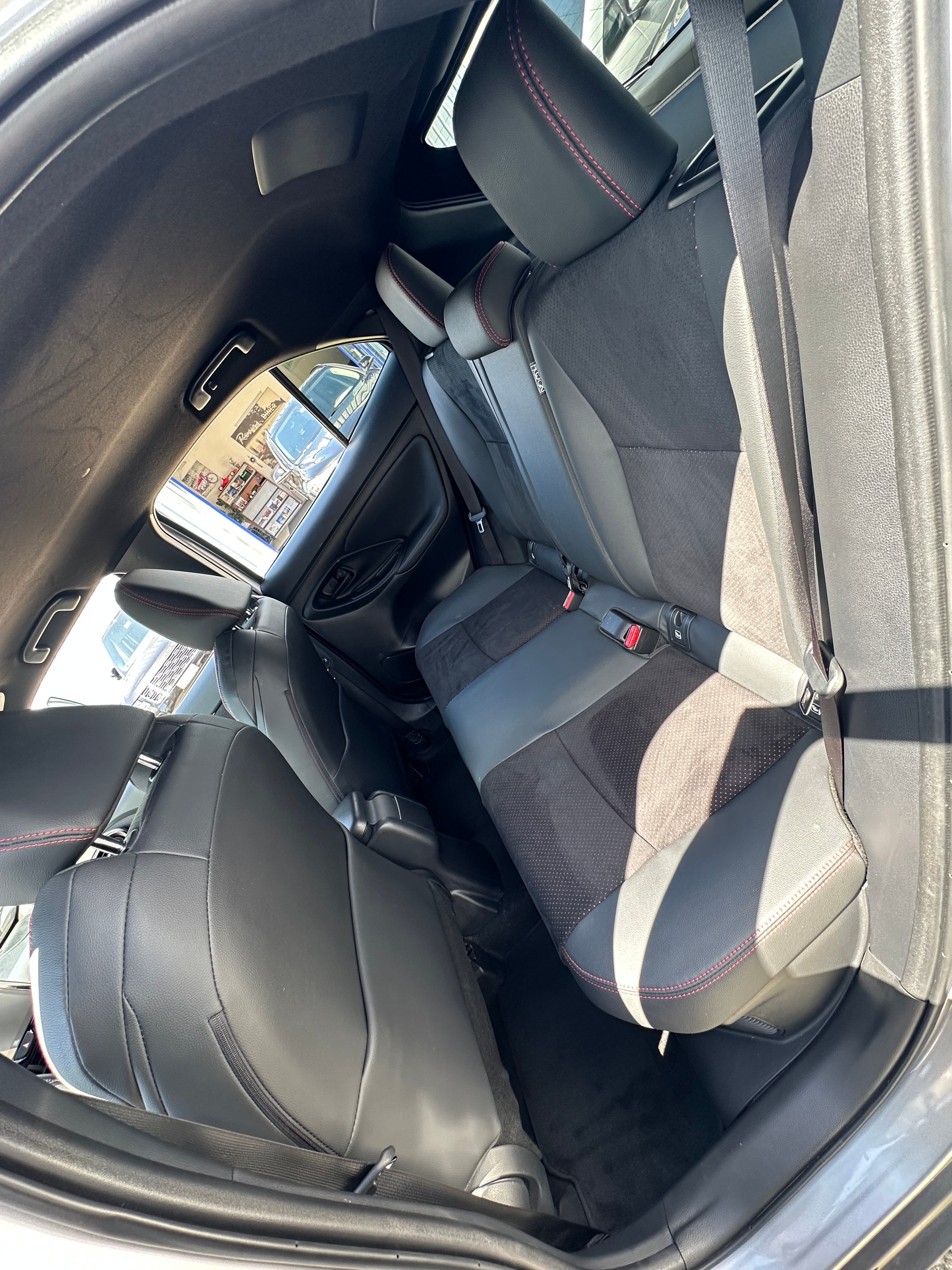 TOYOTA Yaris Cross 1.5 GR Sport e-CVT-image-13