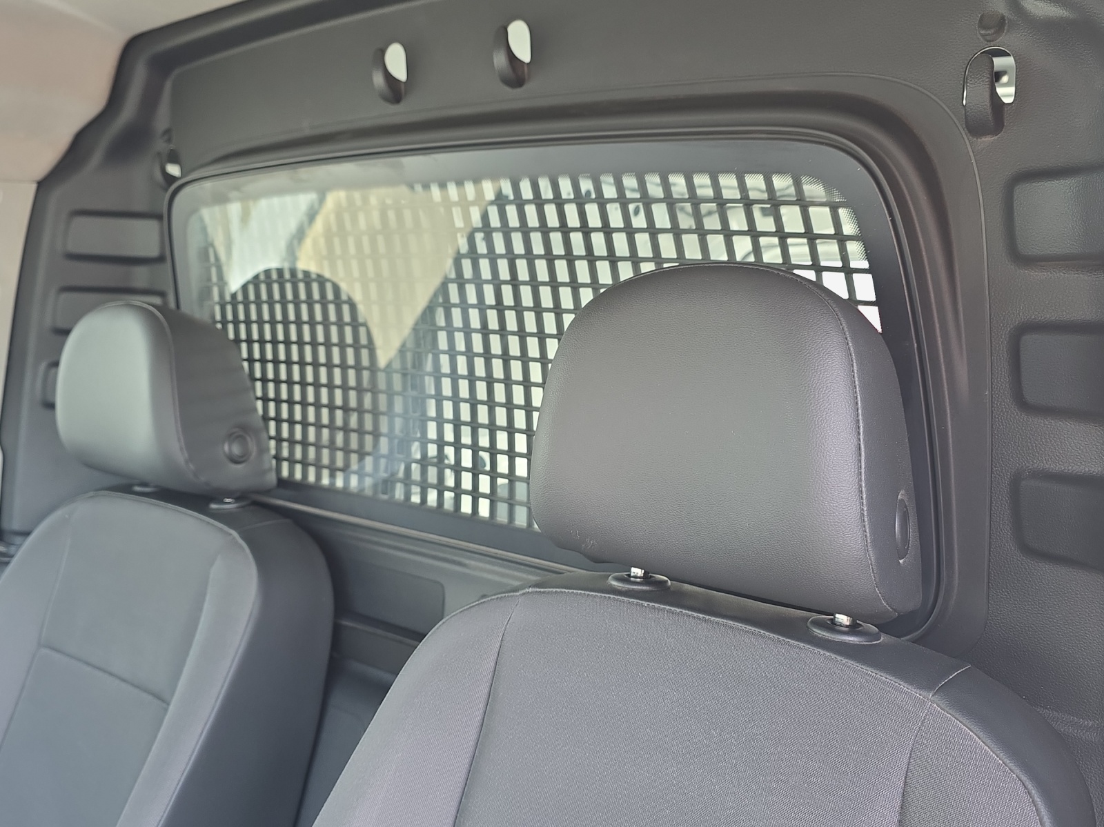 VW Caddy Cargo 2.0TDI-image-13