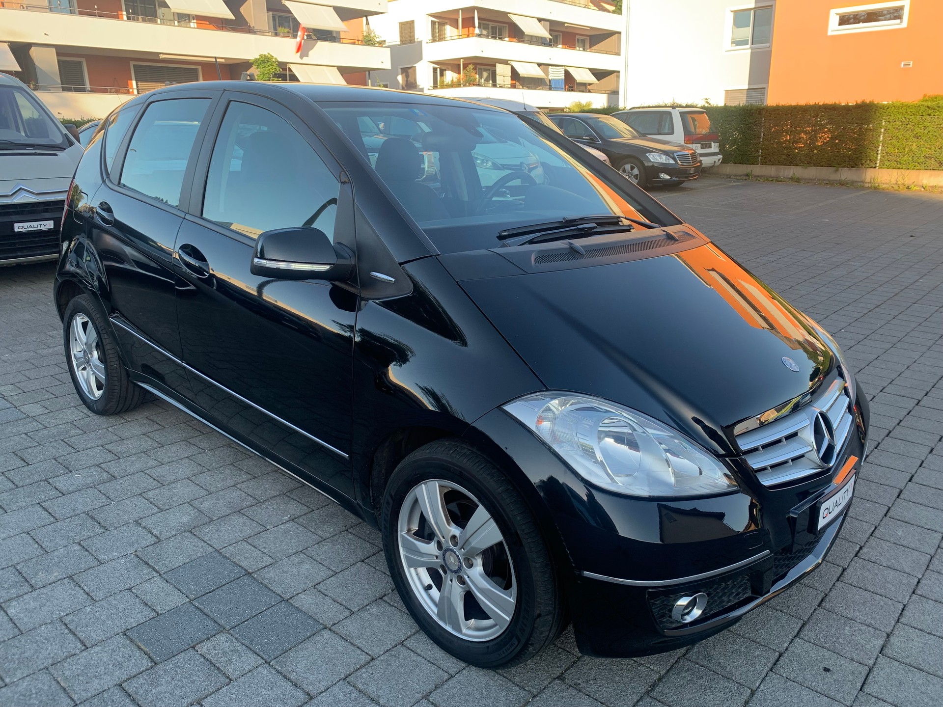 MERCEDES-BENZ A 180 Avantgarde Selection Autotronic-image-1