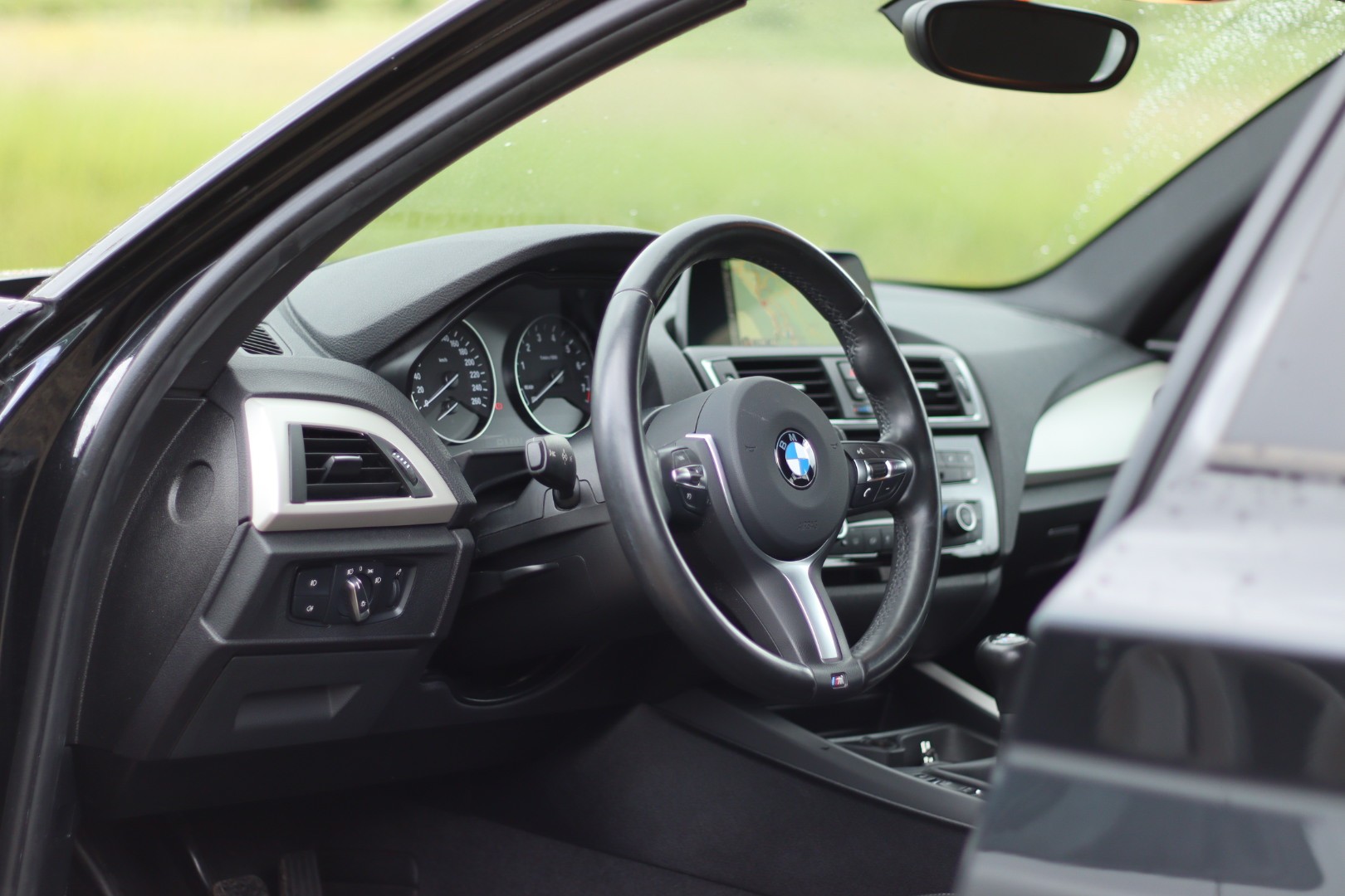 BMW 118i M Sport • Véhicule CH • Expertise du jour • Garantie-image-1