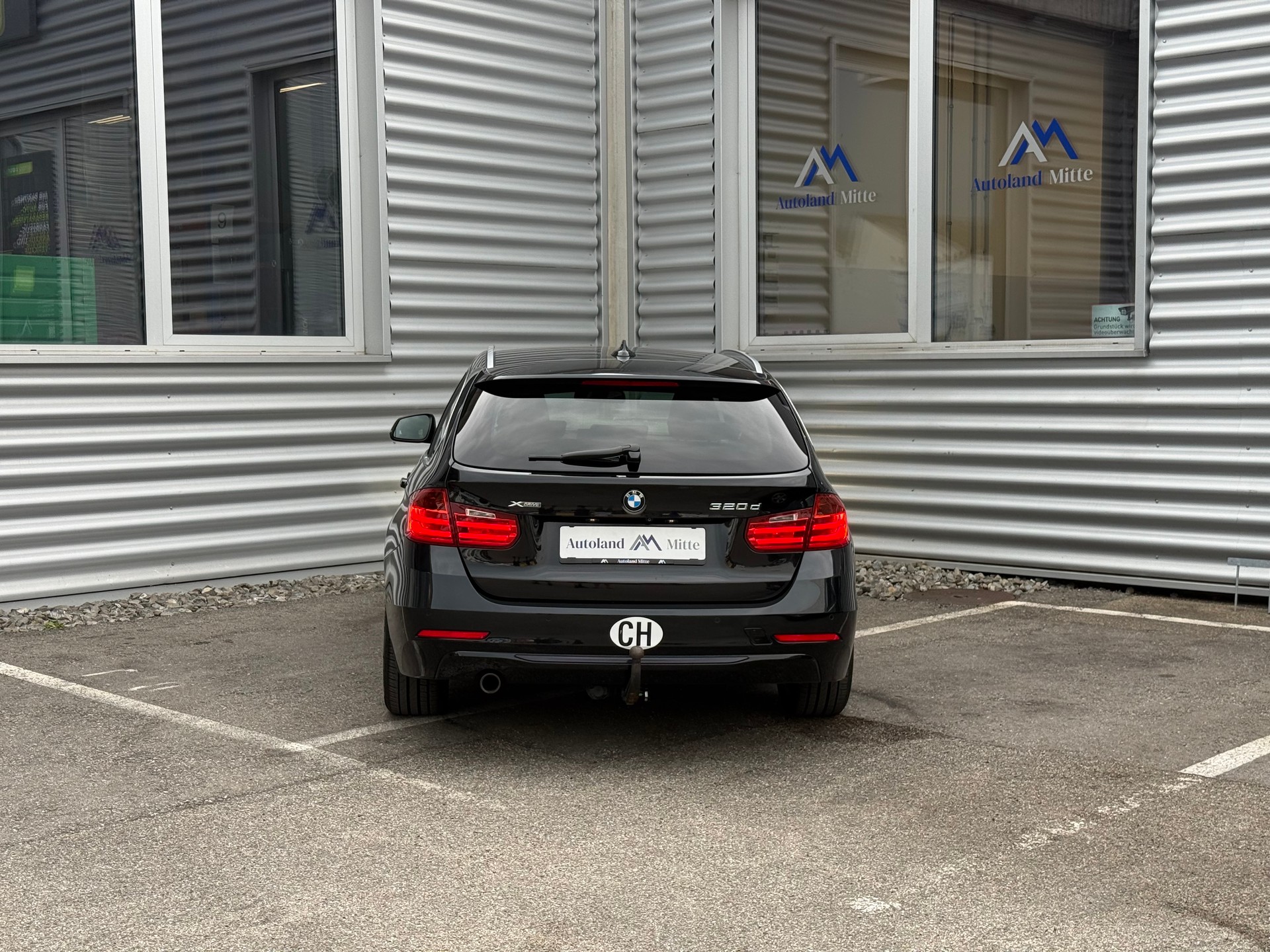 BMW 320d xDrive Touring Sport Line-image-3