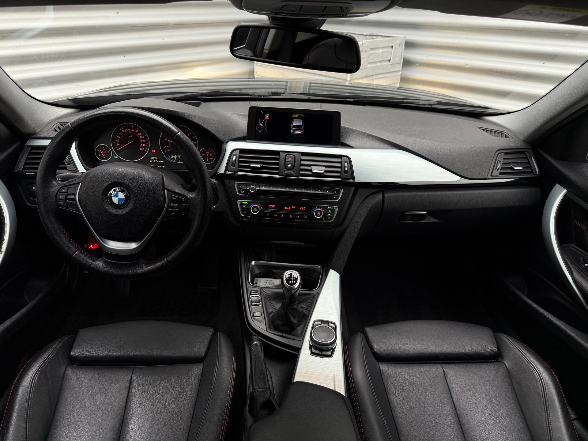 BMW 320d xDrive Touring Sport Line-image-7