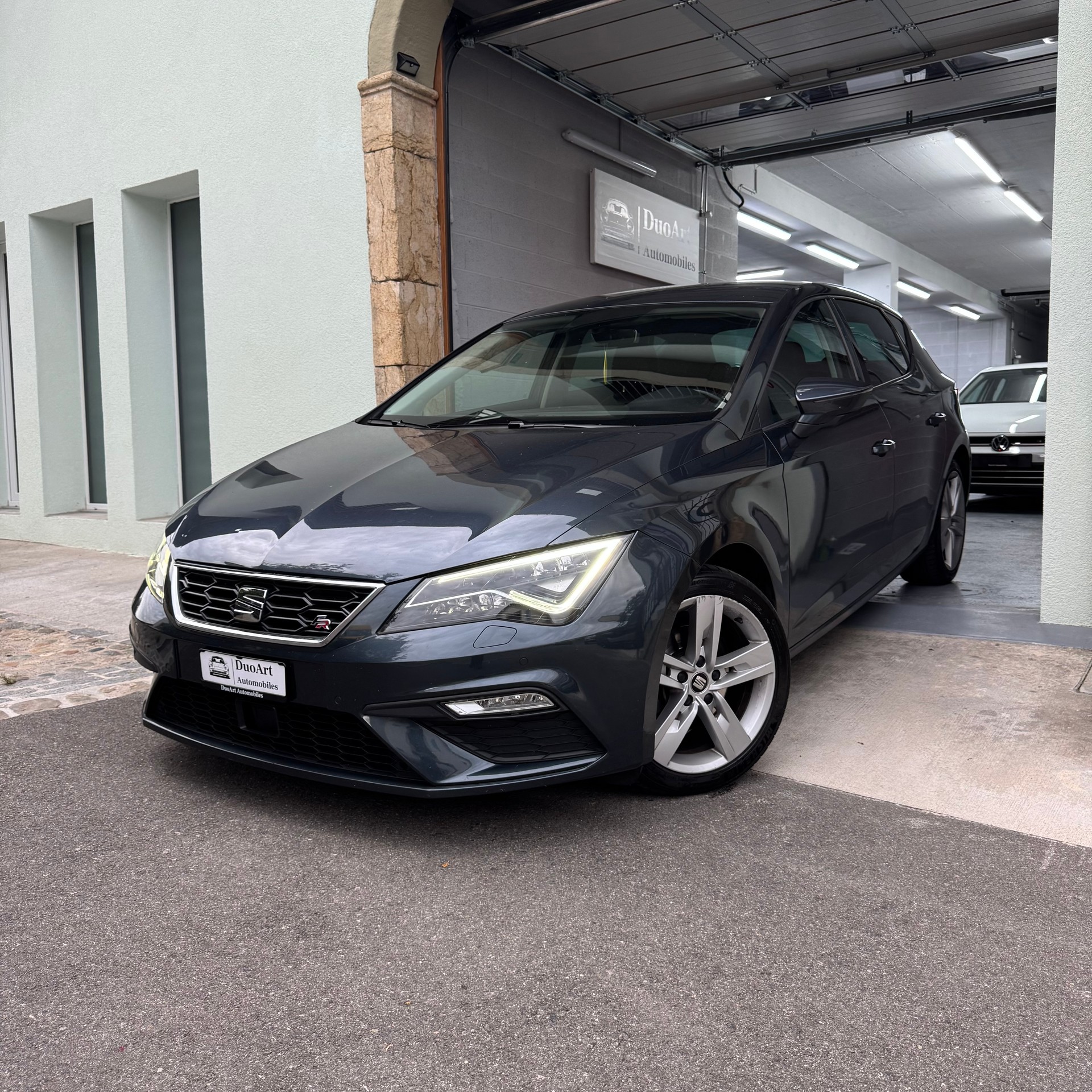 SEAT Leon 1.5 TSI EVO FR ACT FR DSG-image-0