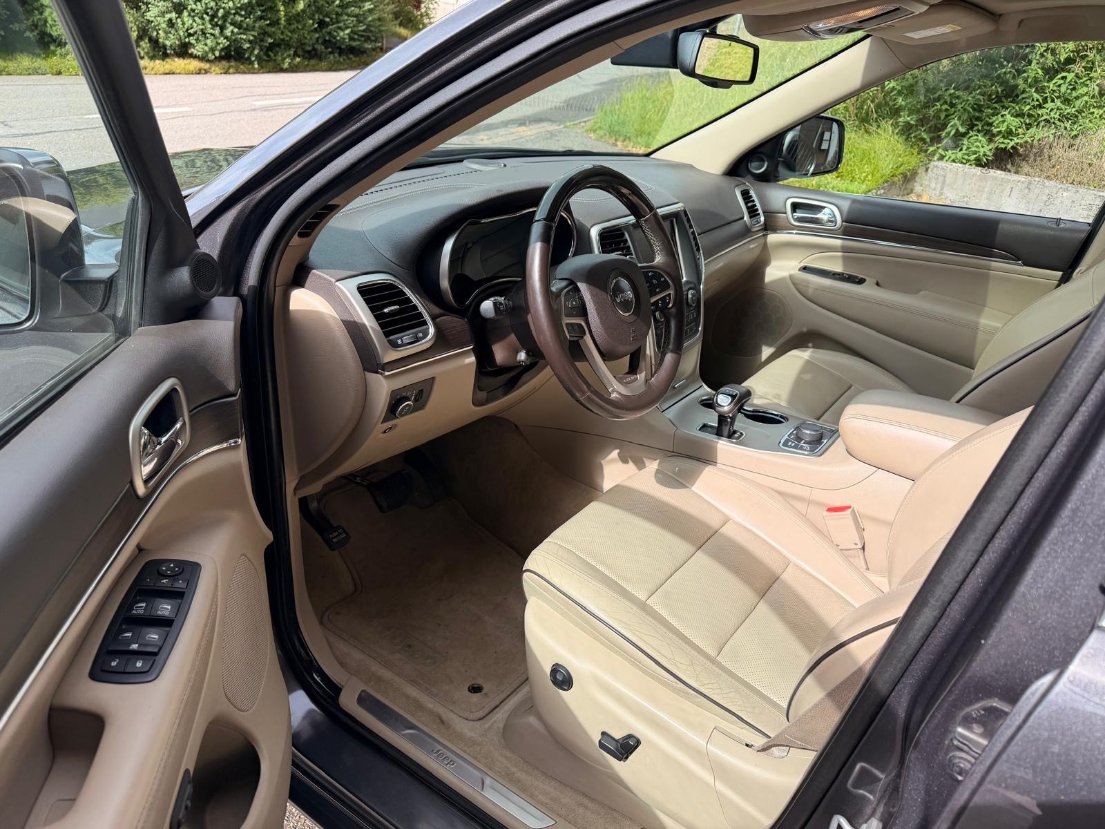 JEEP Grand Cherokee 3.0 CRD Overland Automatic-image-7