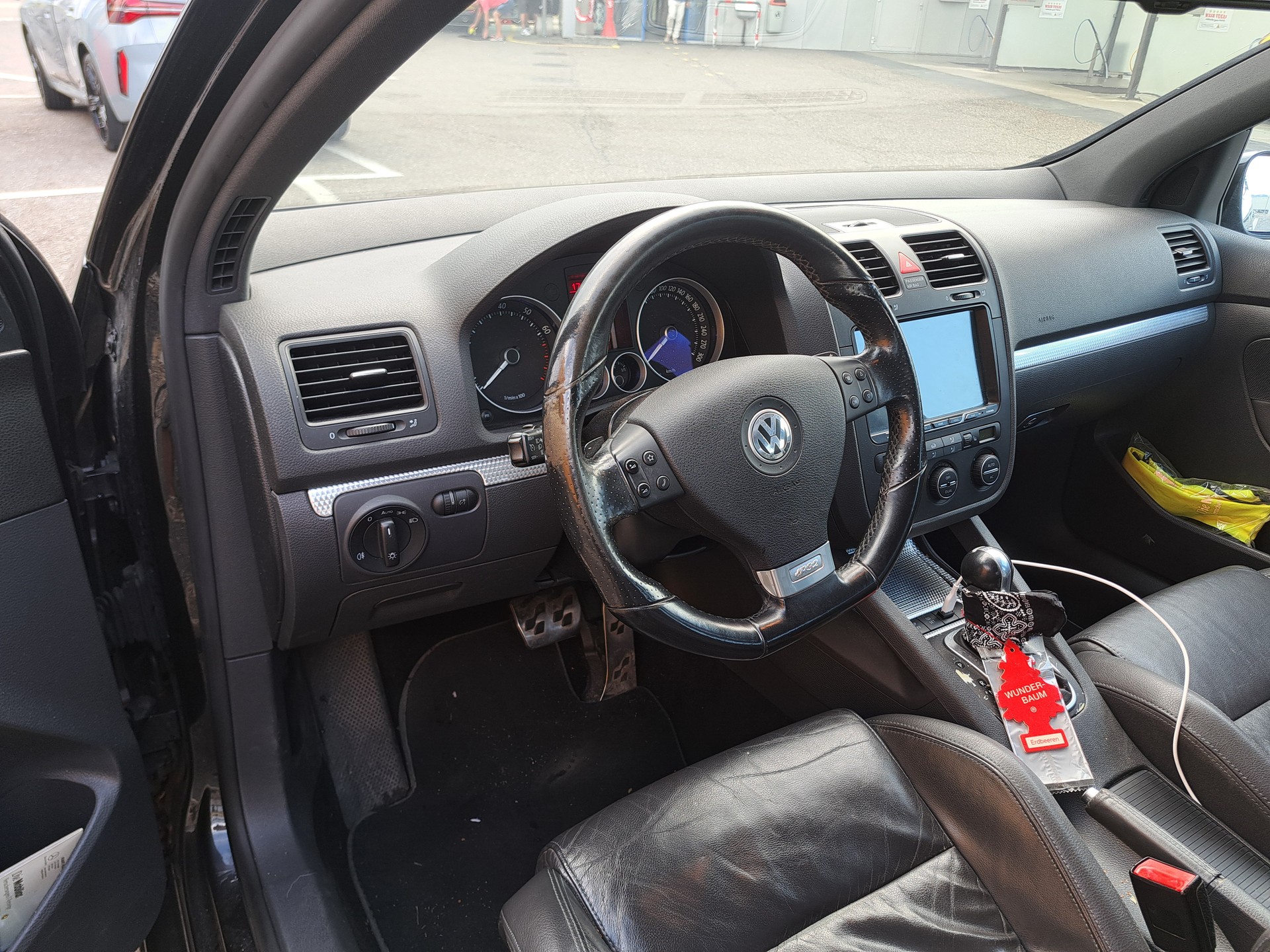 VW Golf R32 4Motion-image-4