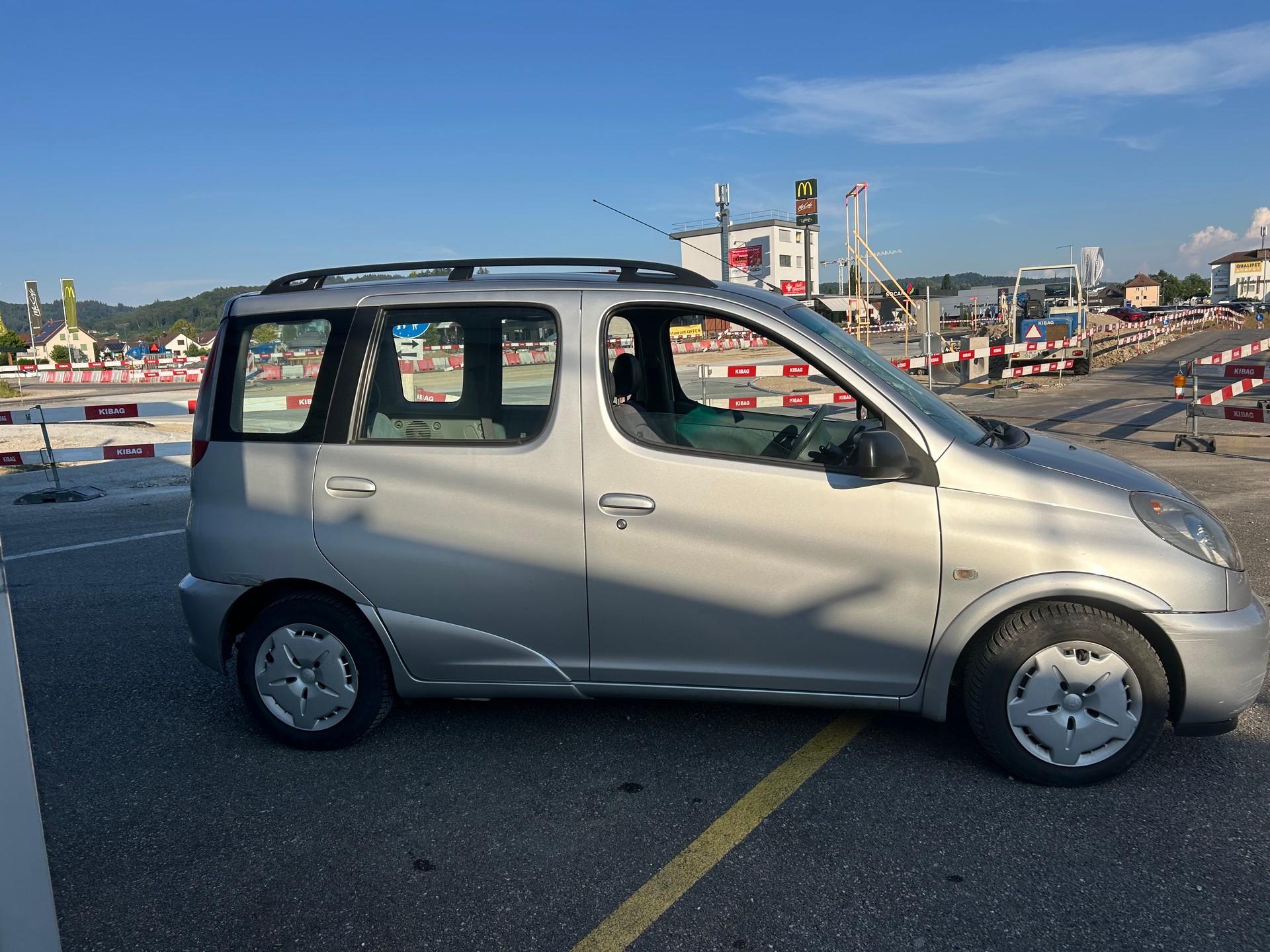 TOYOTA Yaris Verso 1.3 Linea Sol-image-3