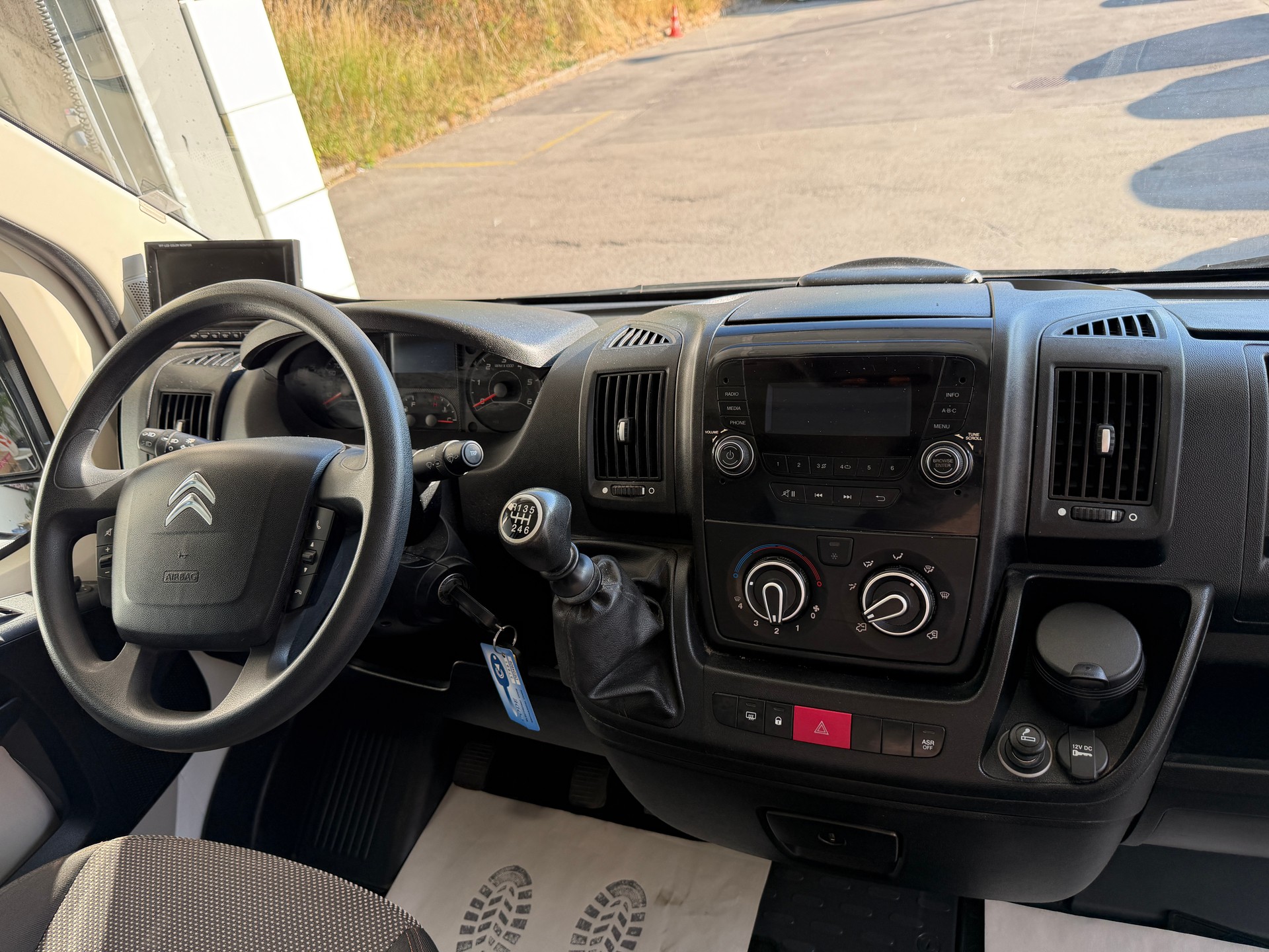 CITROEN Jumper 35+ 2.0 BlueHDi 160 Confort L3H3-image-2