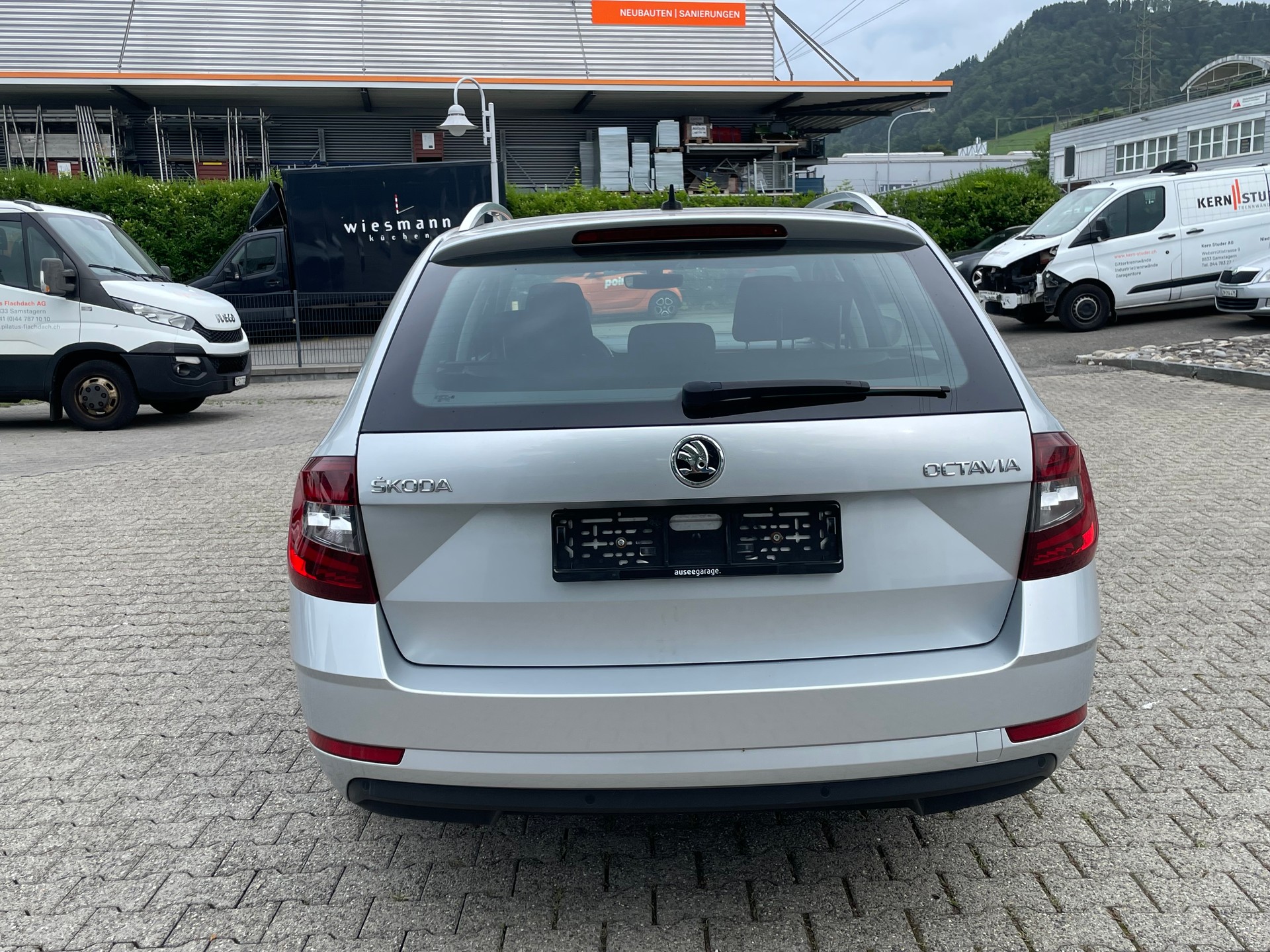 SKODA Octavia Combi 1.5 TSI Ambition DSG-image-4