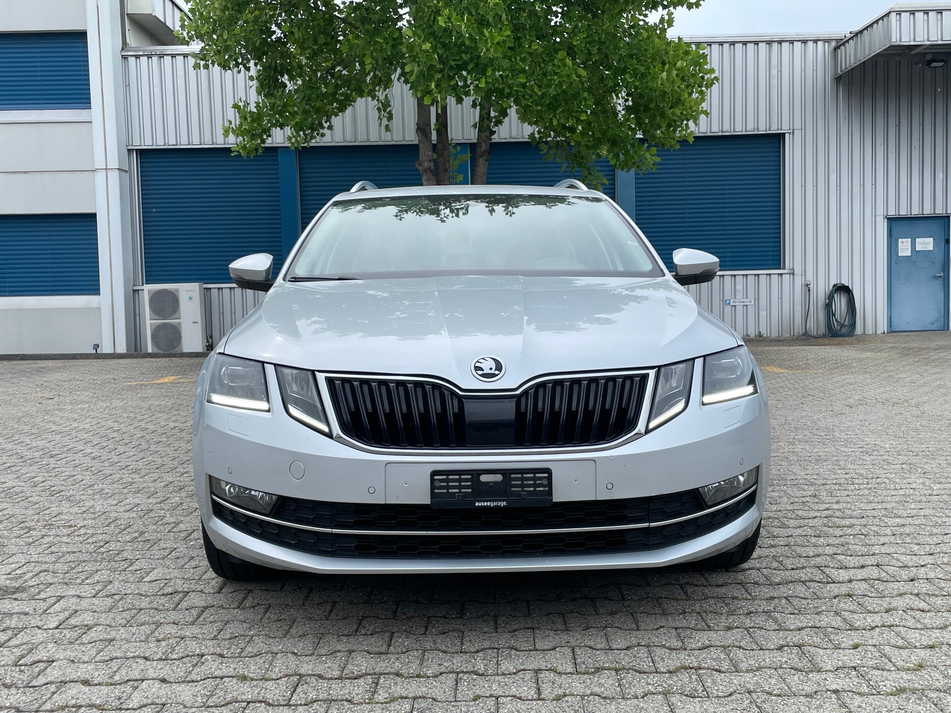 SKODA Octavia Combi 1.5 TSI Ambition DSG-image-1