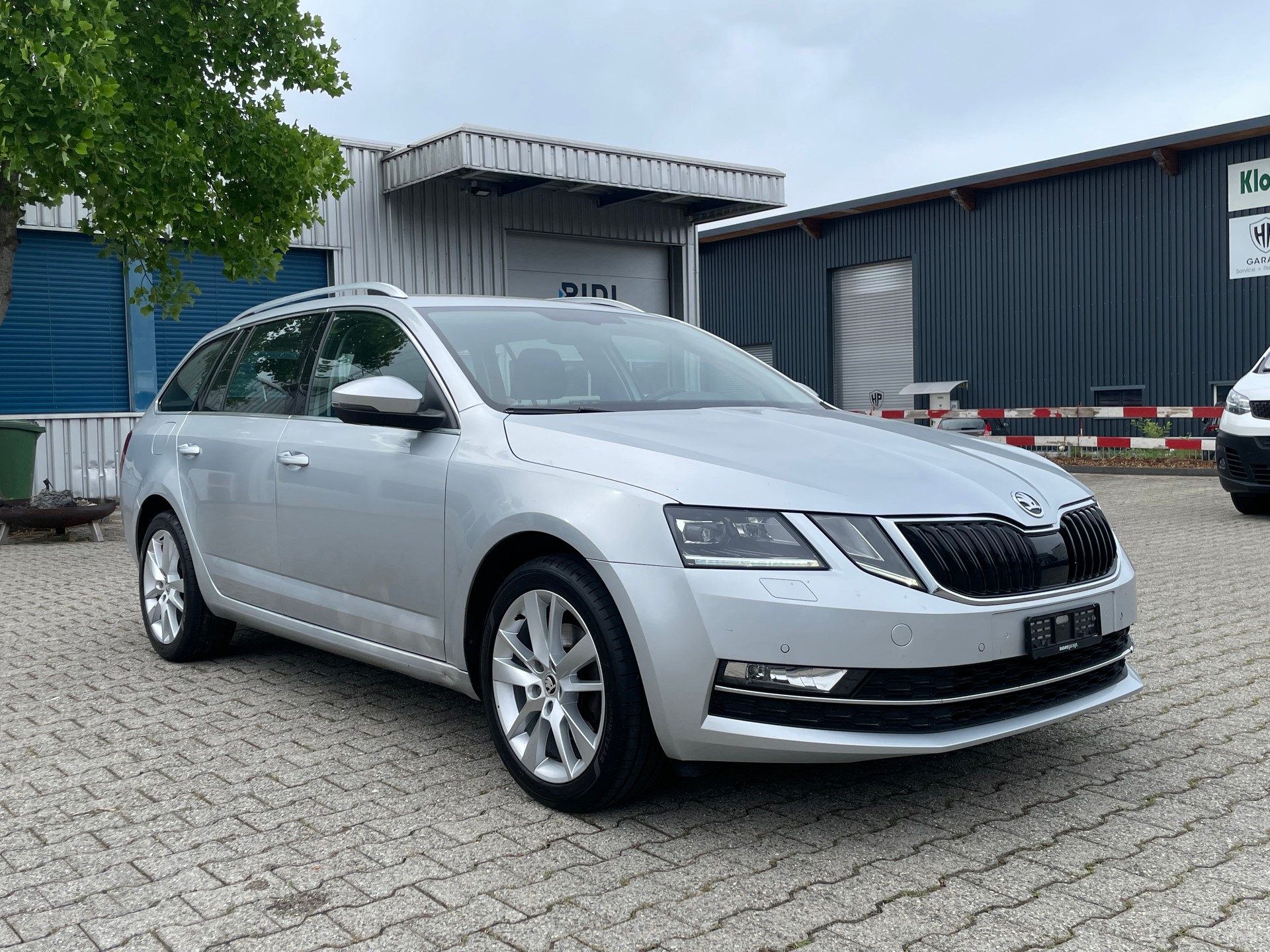 SKODA Octavia Combi 1.5 TSI Ambition DSG-image-7