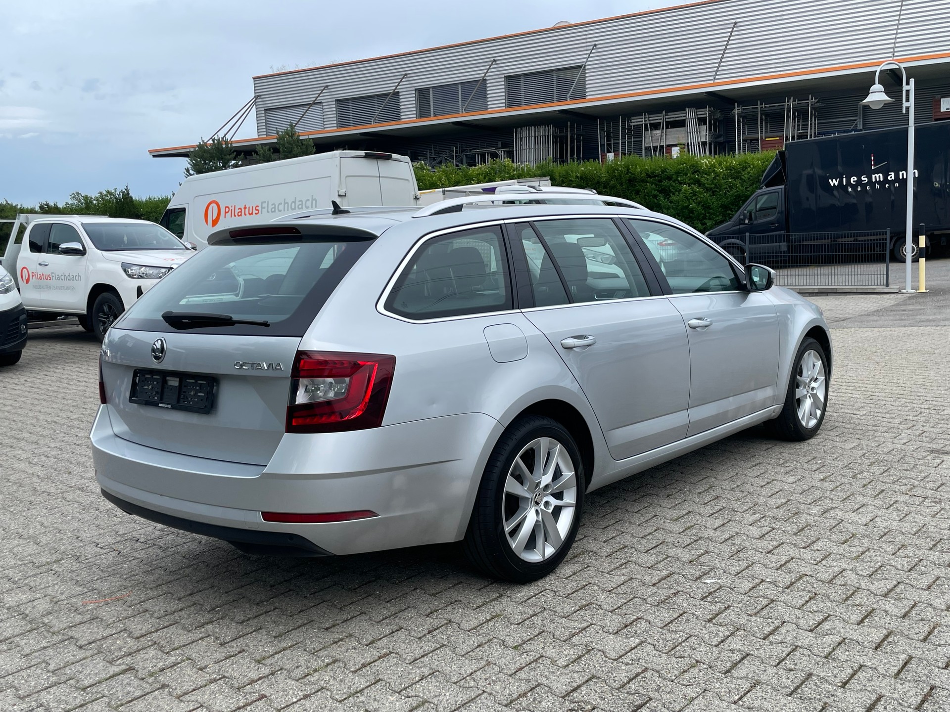 SKODA Octavia Combi 1.5 TSI Ambition DSG-image-5