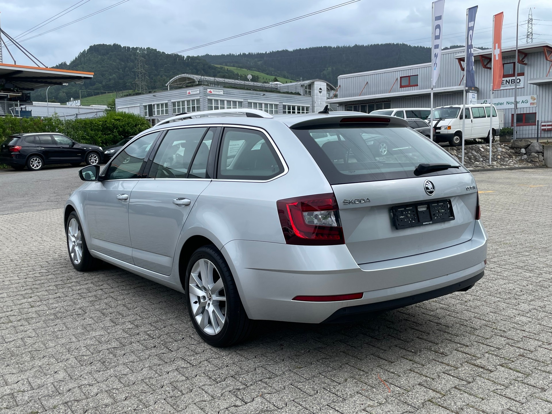 SKODA Octavia Combi 1.5 TSI Ambition DSG-image-3
