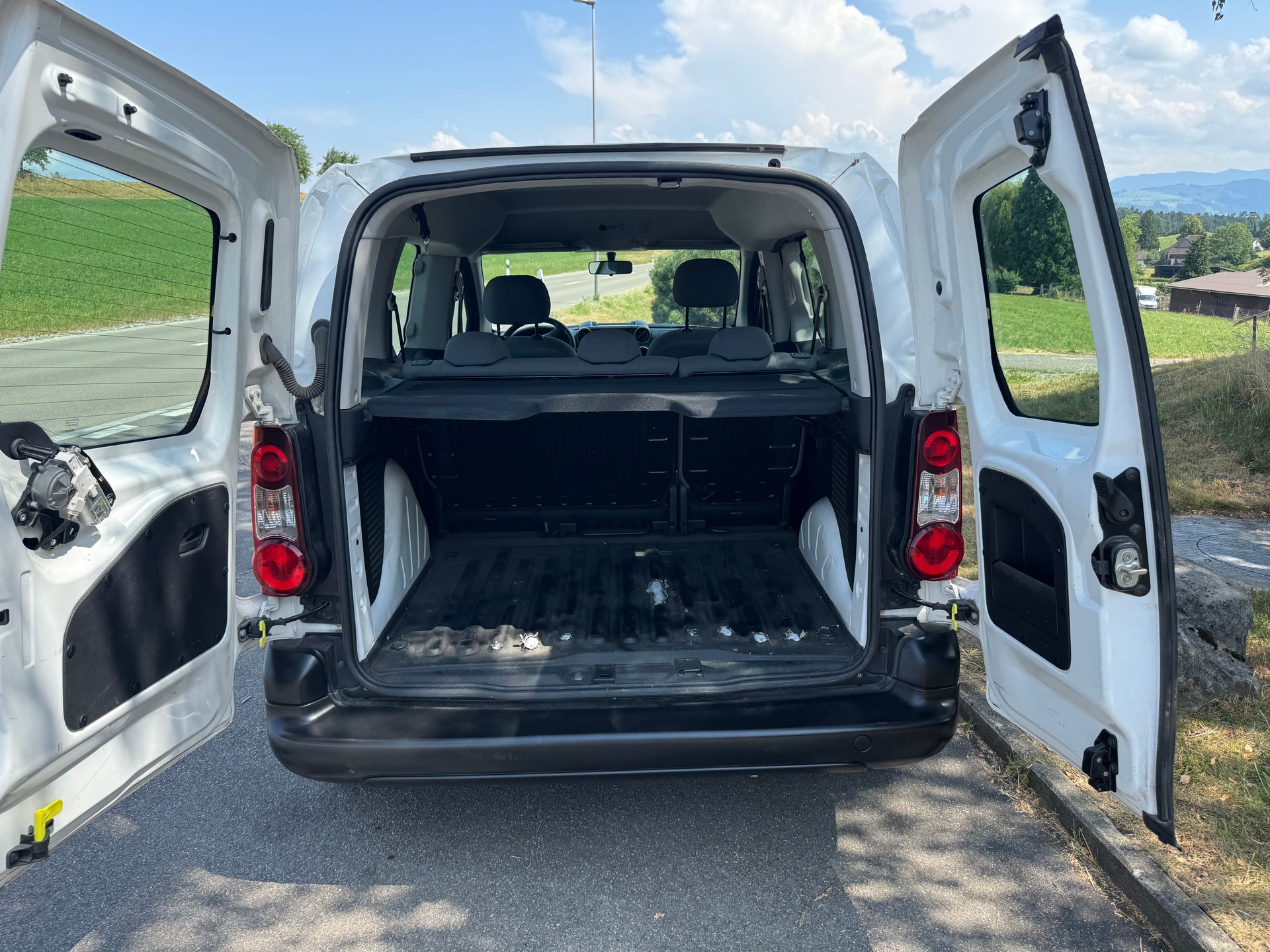 PEUGEOT Partner 1.6 VTi Access-image-6