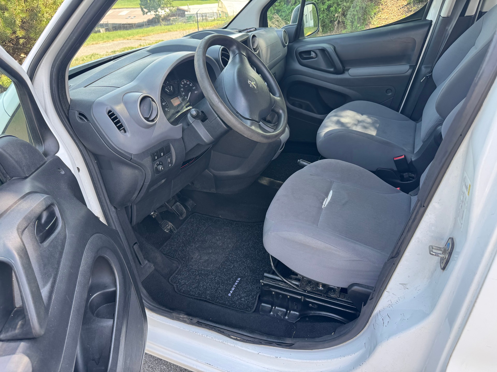 PEUGEOT Partner 1.6 VTi Access-image-8