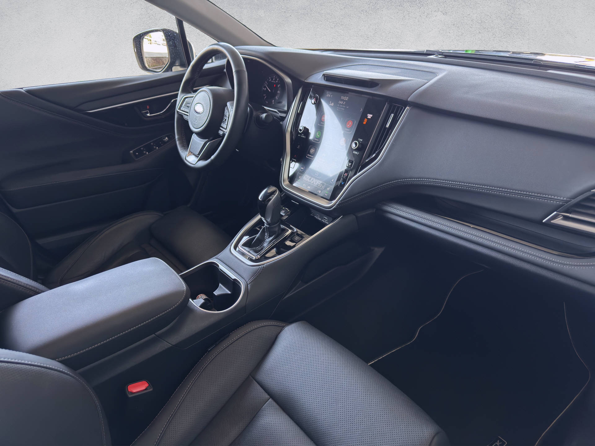 SUBARU Outback 2.5i Luxury-image-14