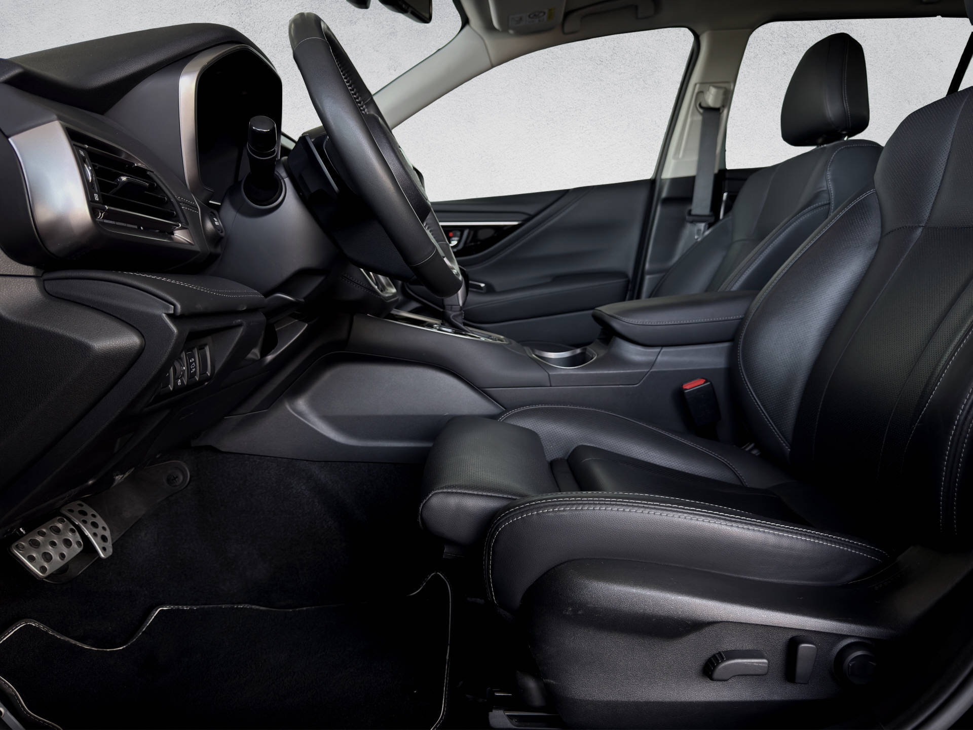 SUBARU Outback 2.5i Luxury-image-8