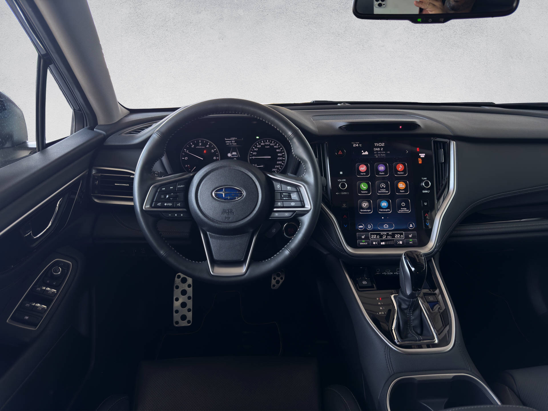 SUBARU Outback 2.5i Luxury-image-12