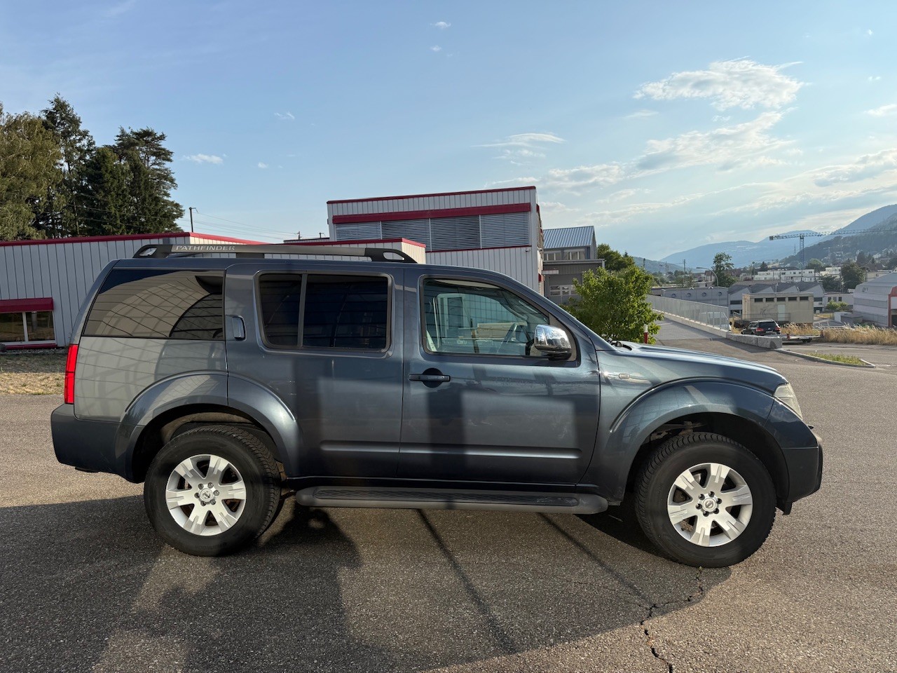 NISSAN Pathfinder 2.5 dCi LE-image-7