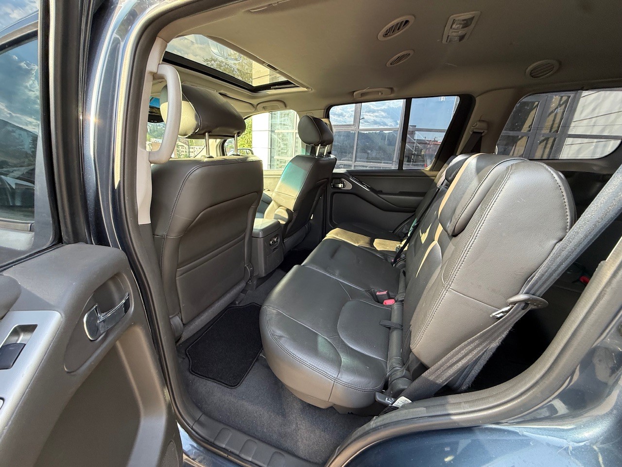 NISSAN Pathfinder 2.5 dCi LE-image-12
