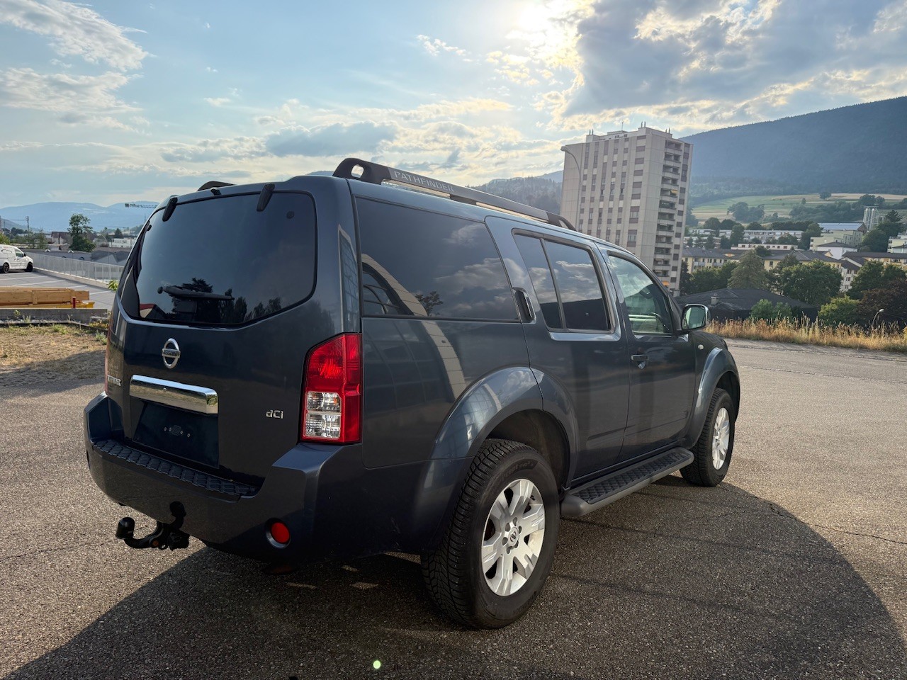 NISSAN Pathfinder 2.5 dCi LE-image-6