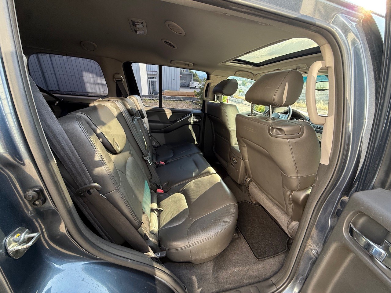 NISSAN Pathfinder 2.5 dCi LE-image-8