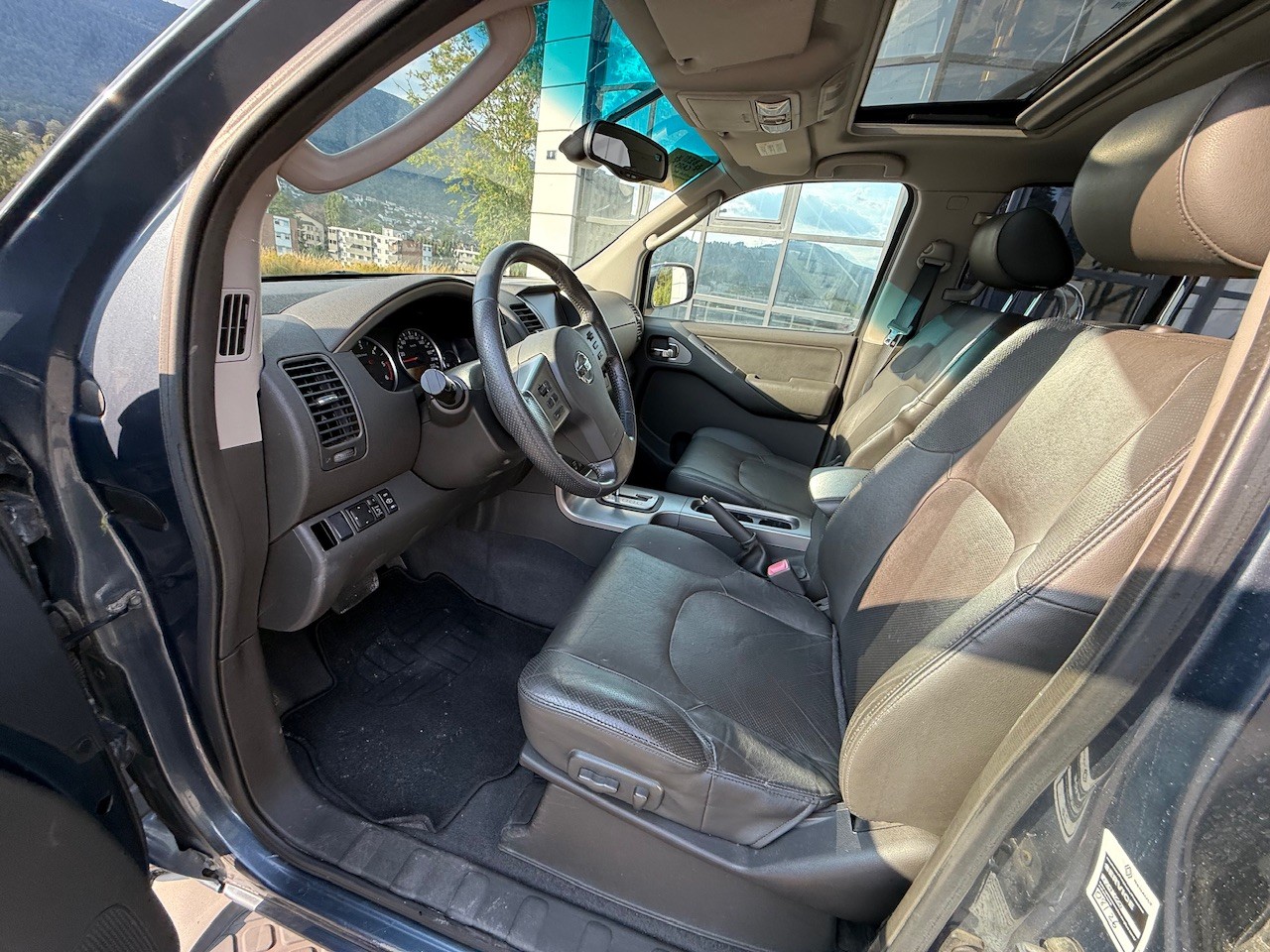 NISSAN Pathfinder 2.5 dCi LE-image-13
