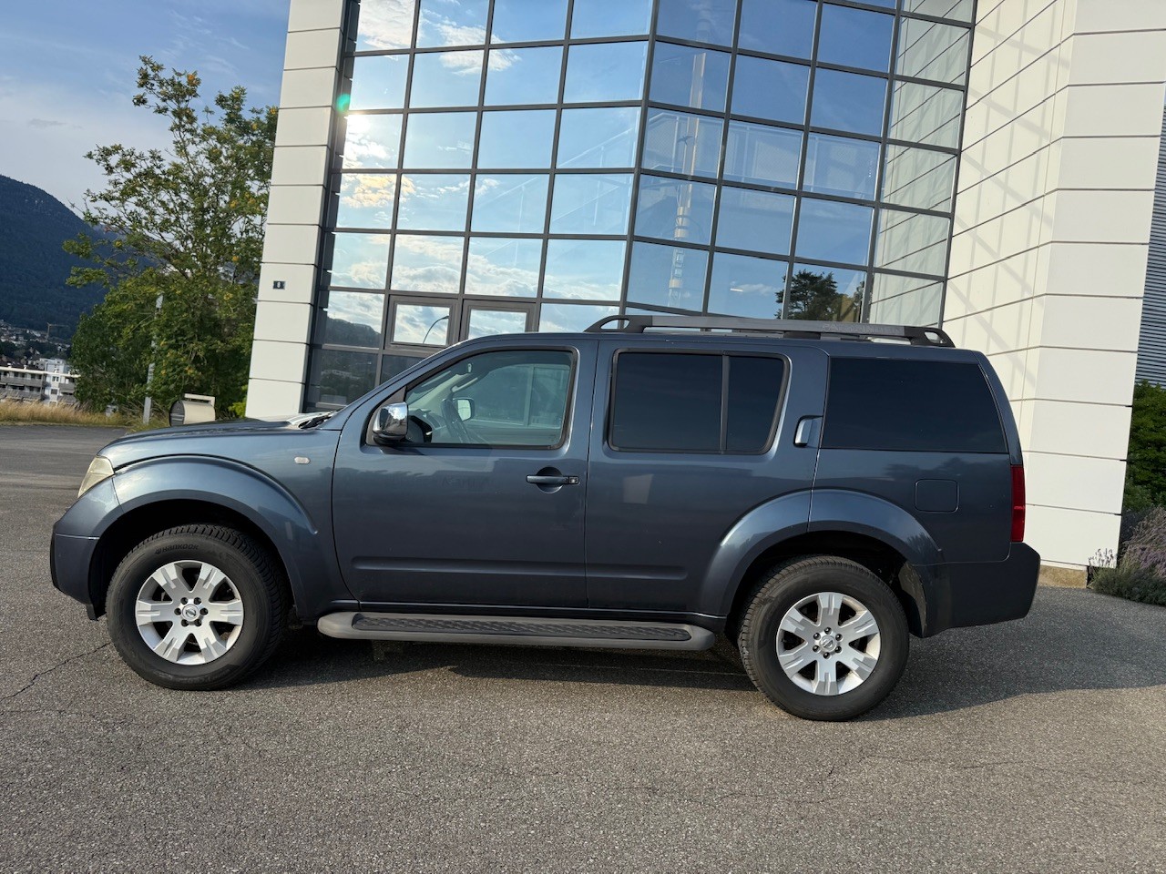 NISSAN Pathfinder 2.5 dCi LE-image-3