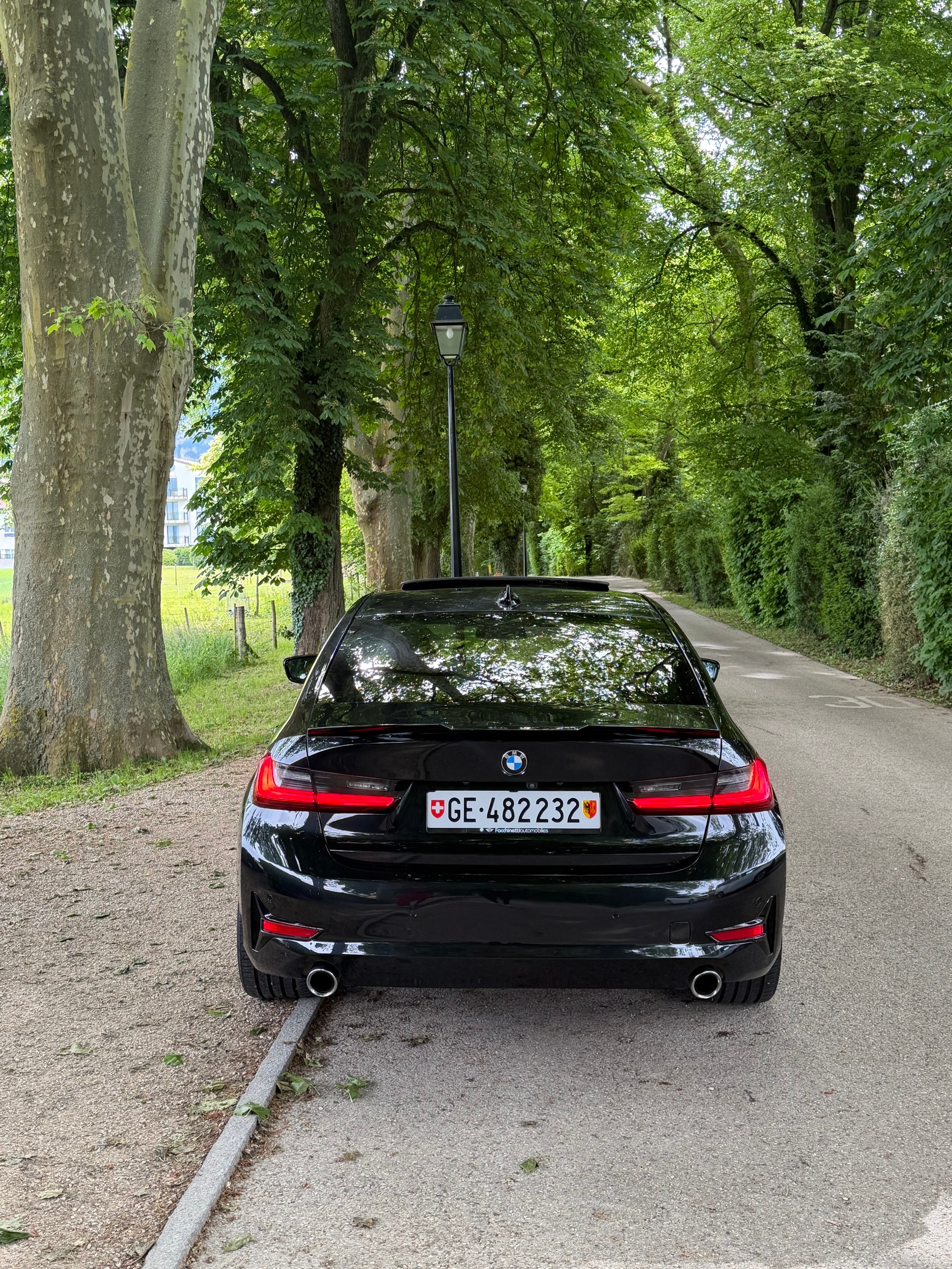 BMW 330d xDrive-image-1
