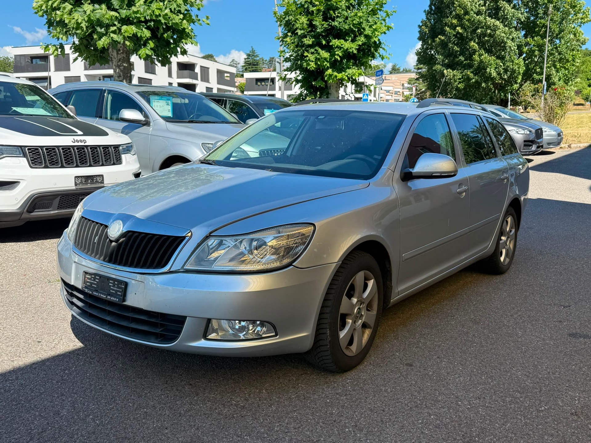 SKODA Octavia Combi 1.4 TSI Entry-image-2