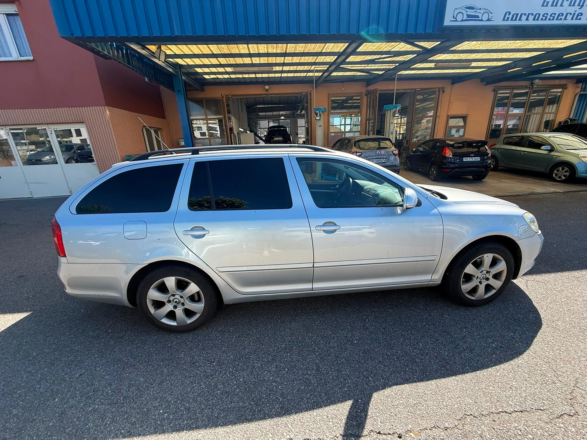 SKODA Octavia Combi 1.4 TSI Entry-image-3