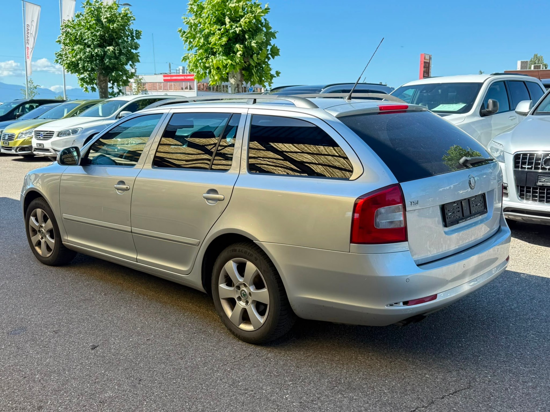 SKODA Octavia Combi 1.4 TSI Entry-image-4