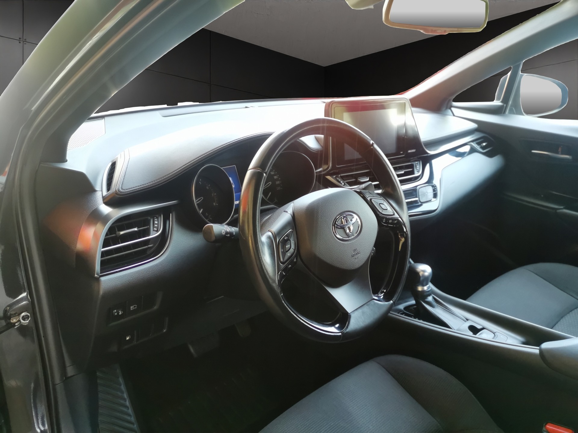 TOYOTA C-HR 1.2 Turbo Style 4WD Multidrive S-image-9