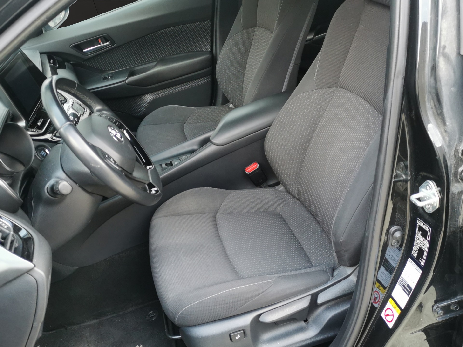 TOYOTA C-HR 1.2 Turbo Style 4WD Multidrive S-image-9