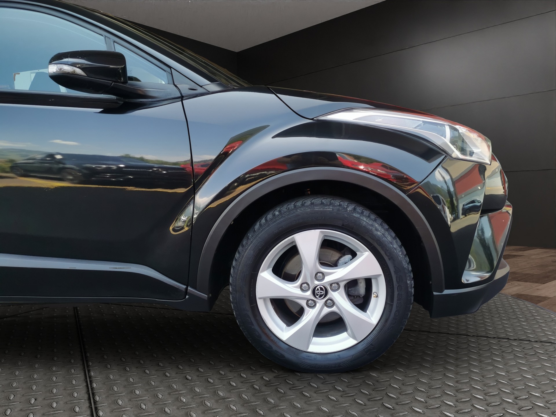 TOYOTA C-HR 1.2 Turbo Style 4WD Multidrive S-showroom-element-3