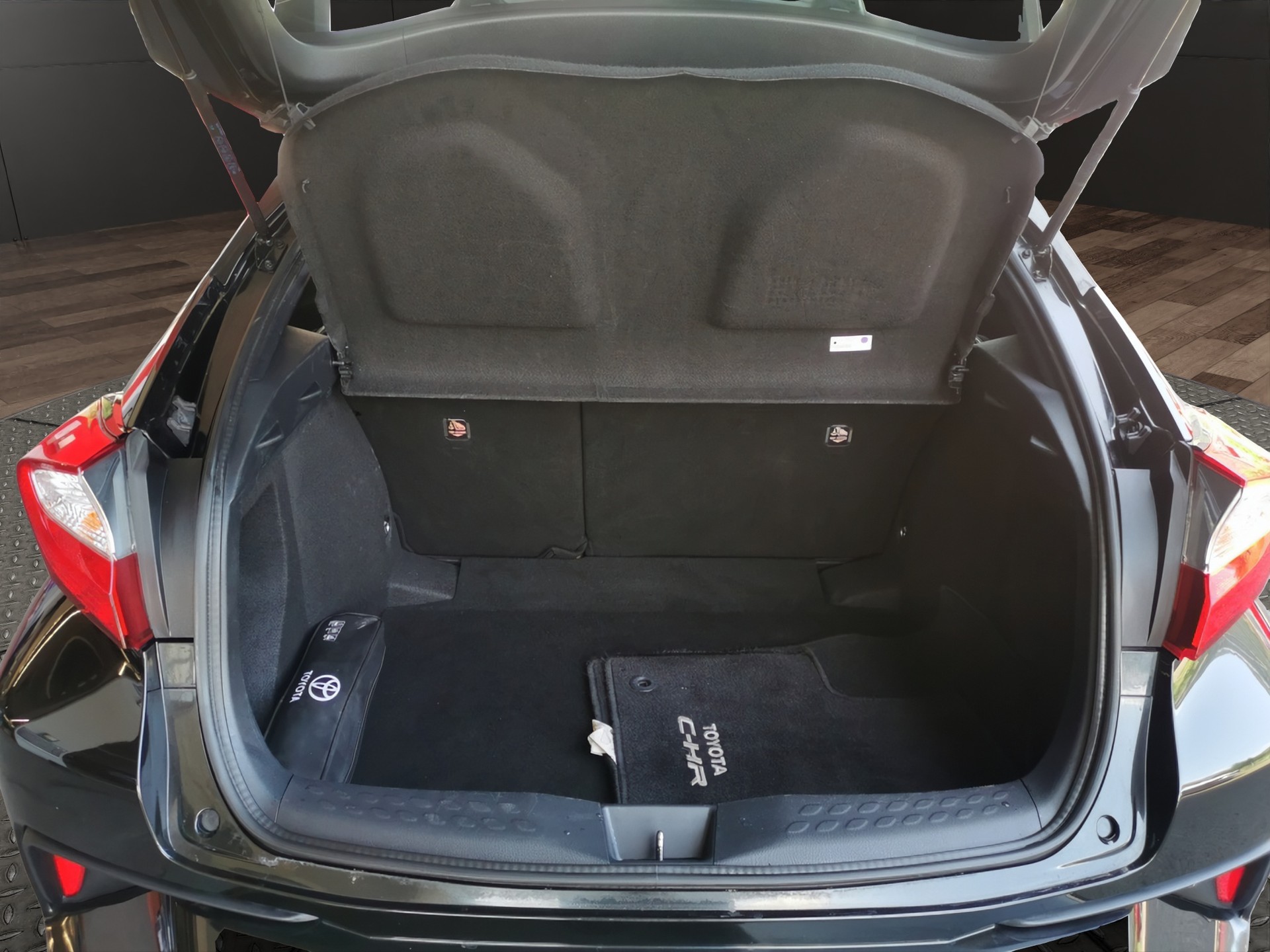 TOYOTA C-HR 1.2 Turbo Style 4WD Multidrive S-image-8