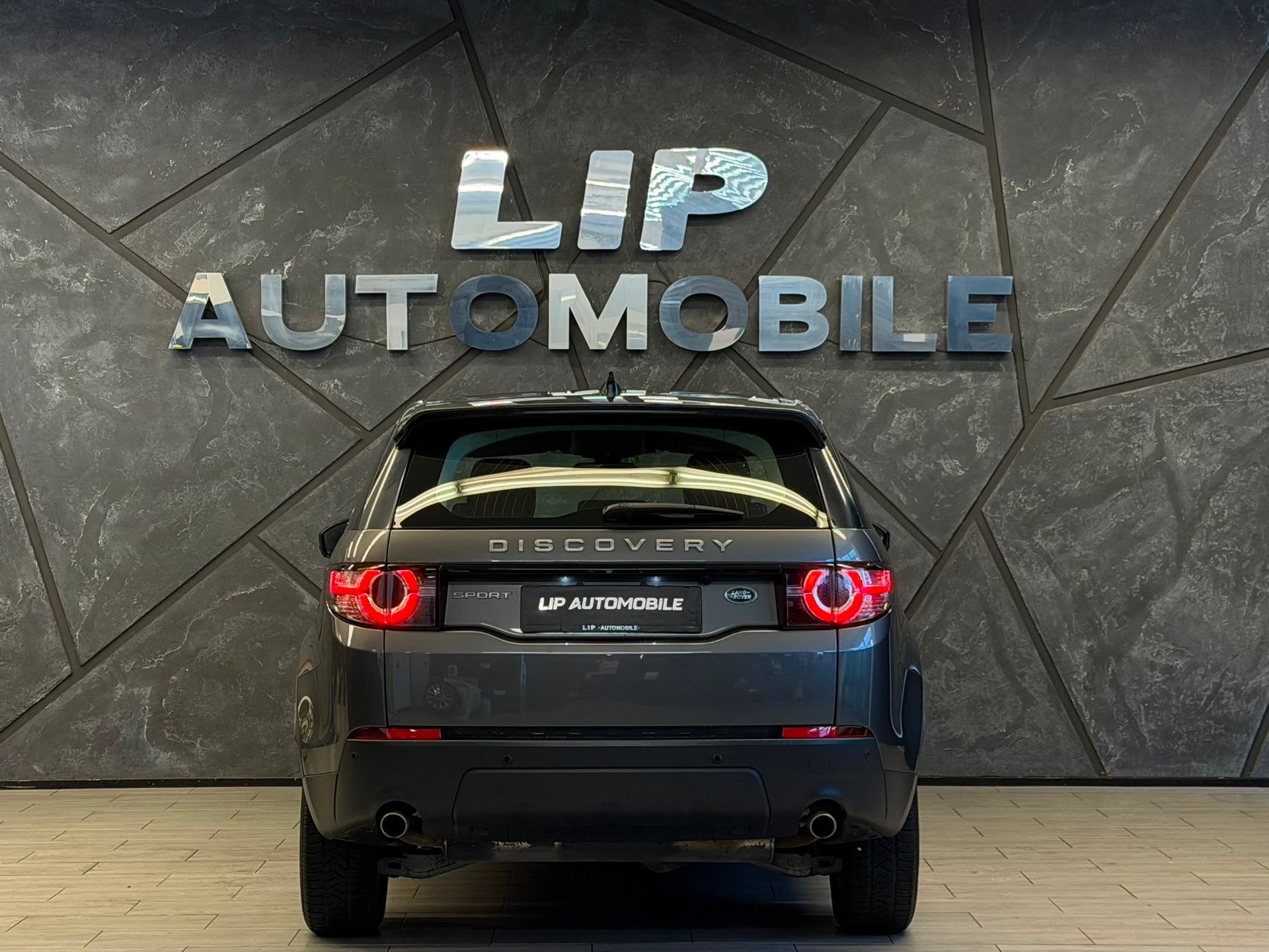 LAND ROVER Discovery Sport 2.0 TD4 Pure AT9-image-6