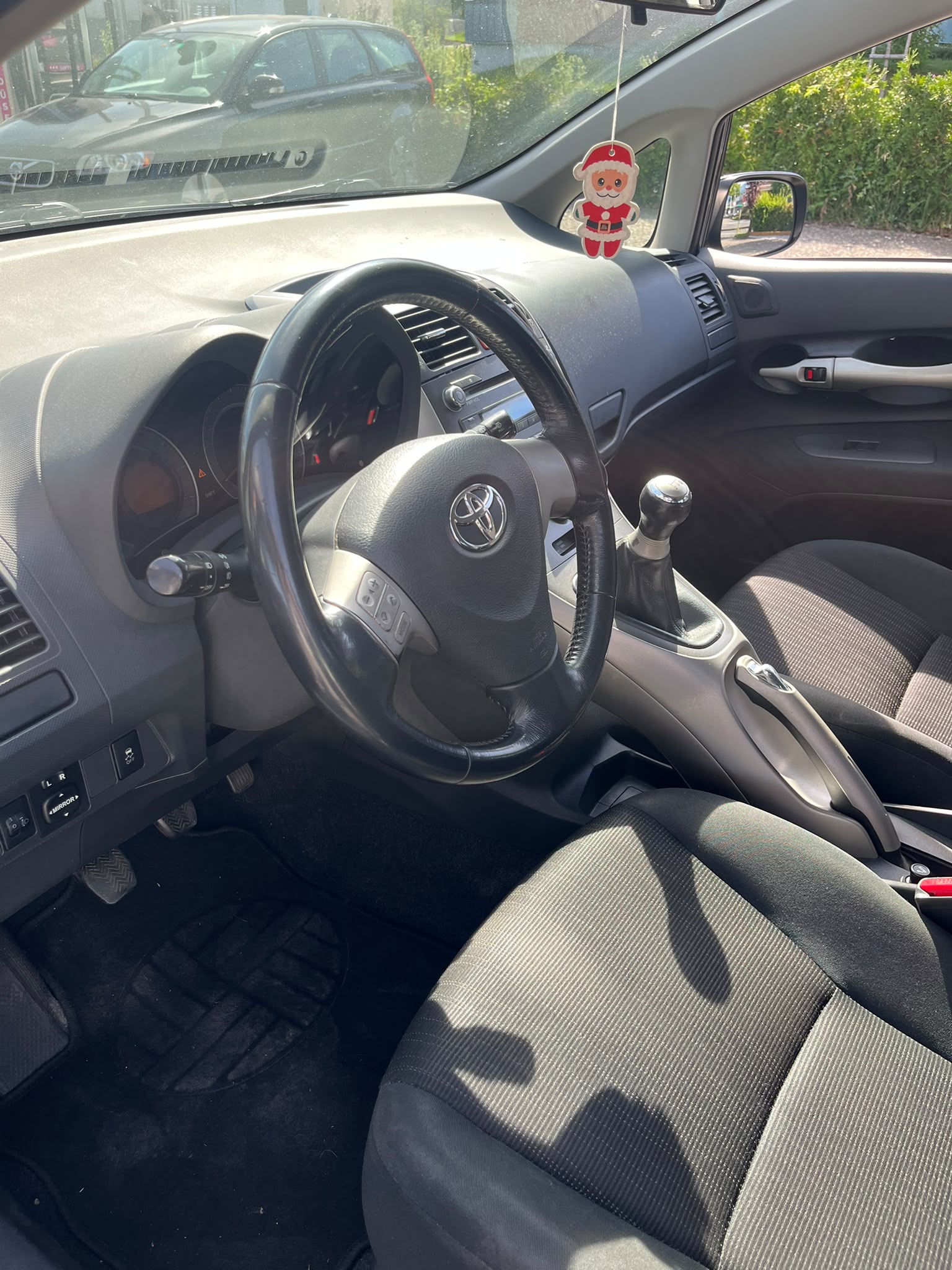 TOYOTA Auris 1.6 Linea Luna-image-5
