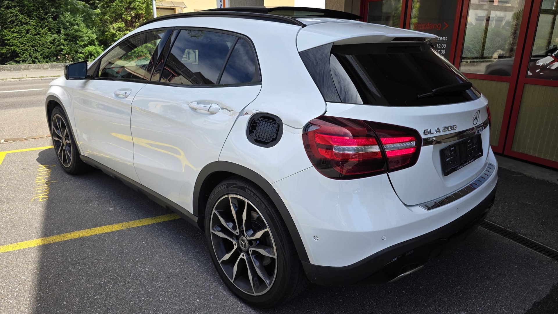 MERCEDES-BENZ GLA 200 Urban-image-6