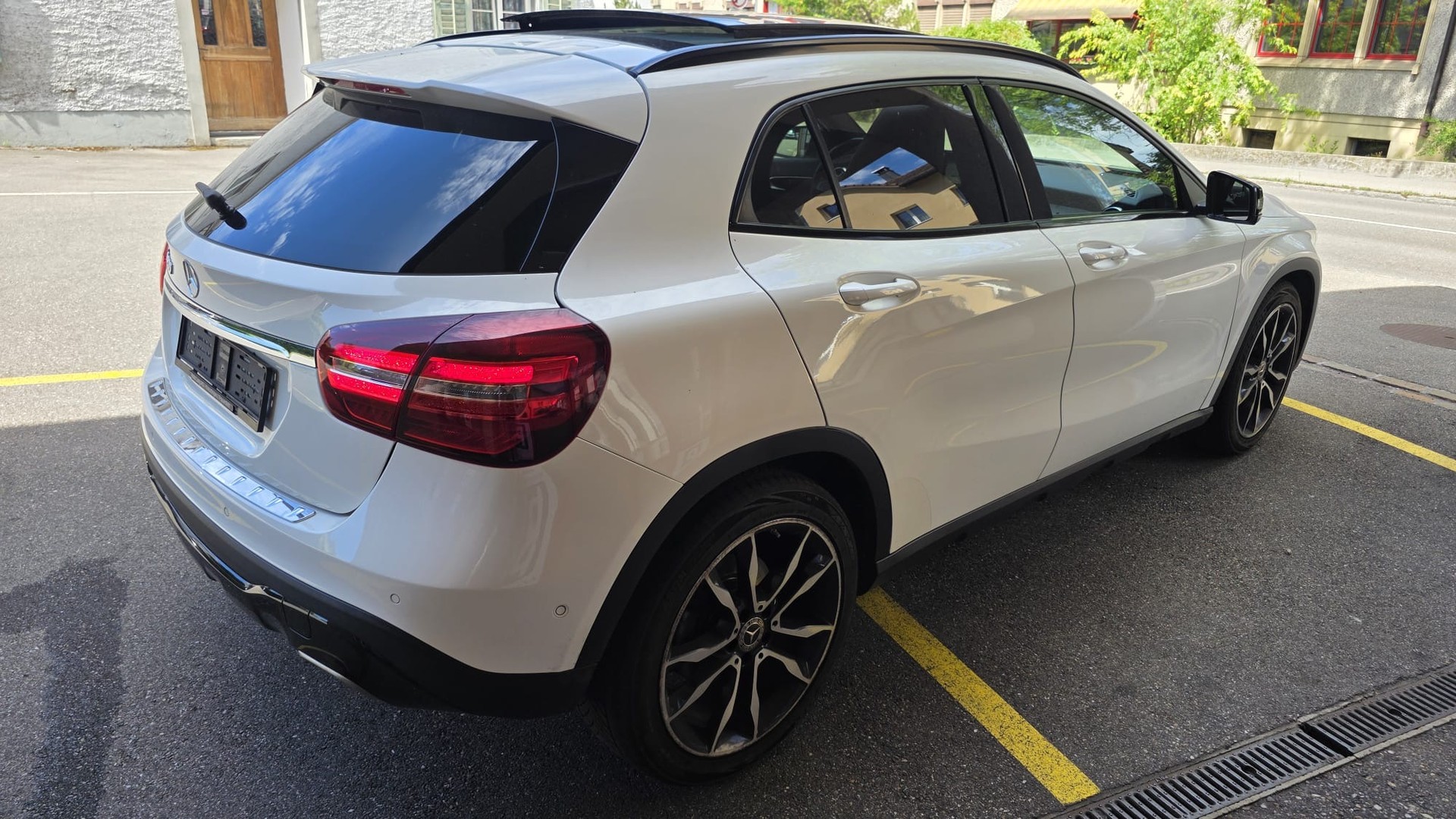 MERCEDES-BENZ GLA 200 Urban-image-0