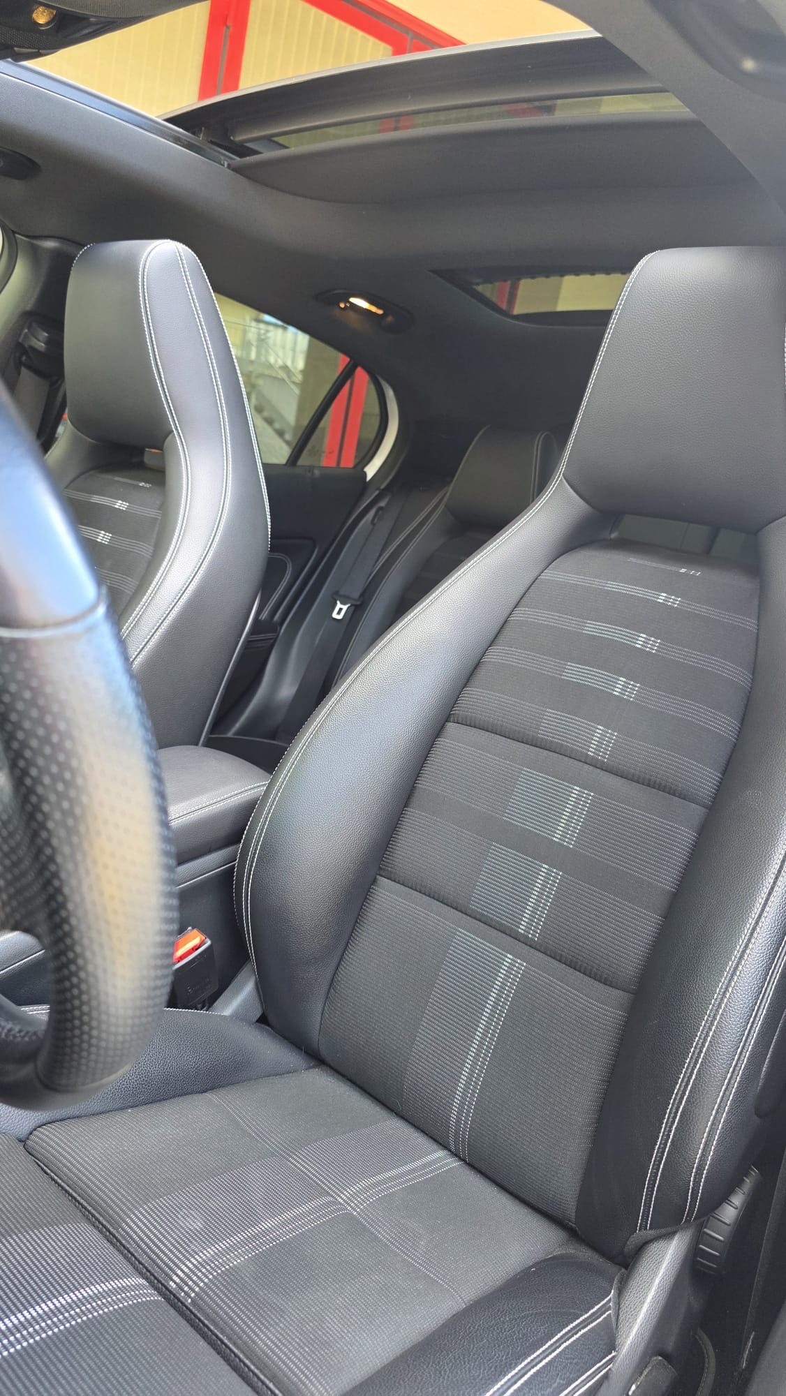MERCEDES-BENZ GLA 200 Urban-image-1